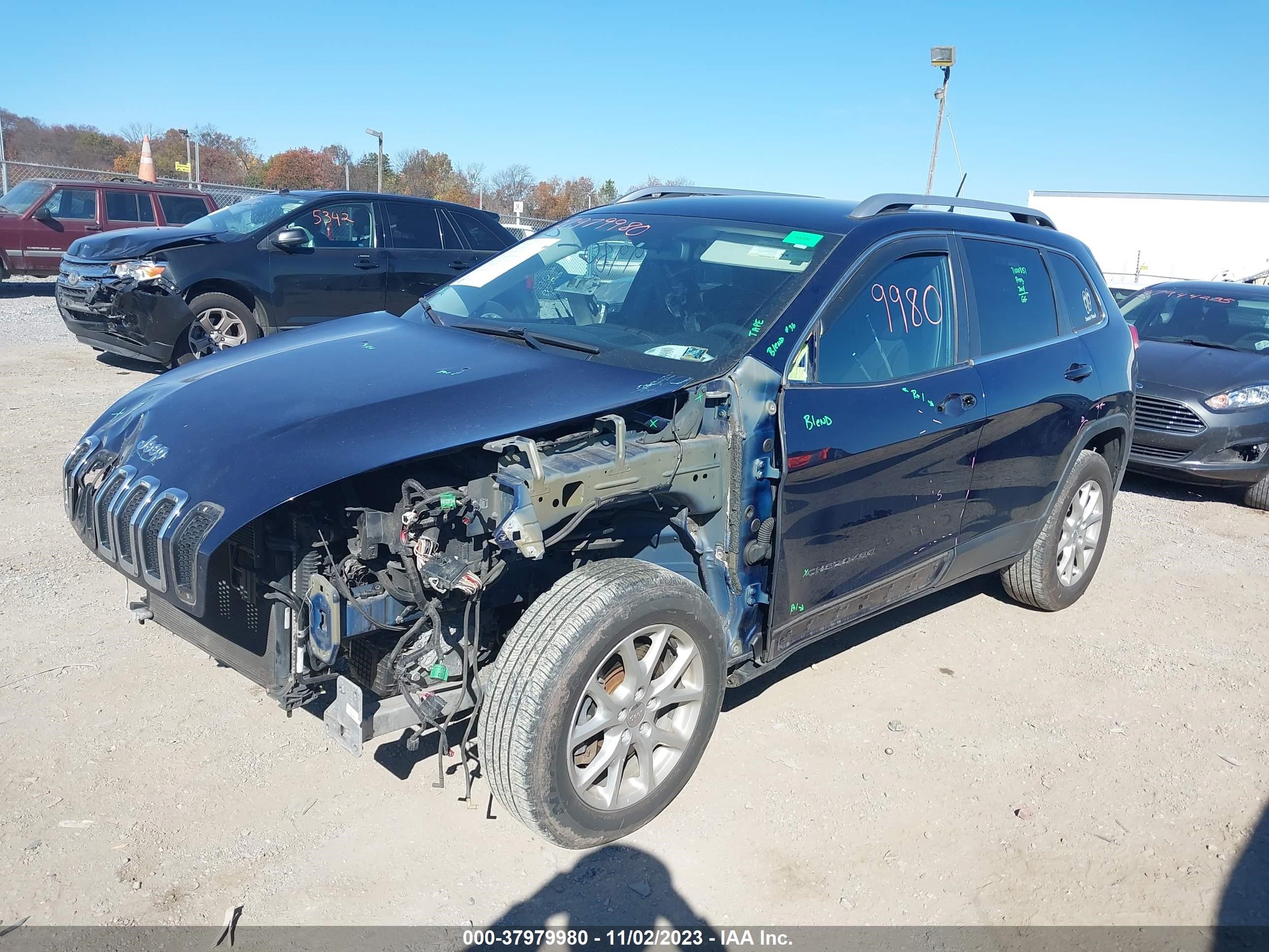 2015 Jeep Cherokee Latitude vin: 1C4PJMCB3FW515029