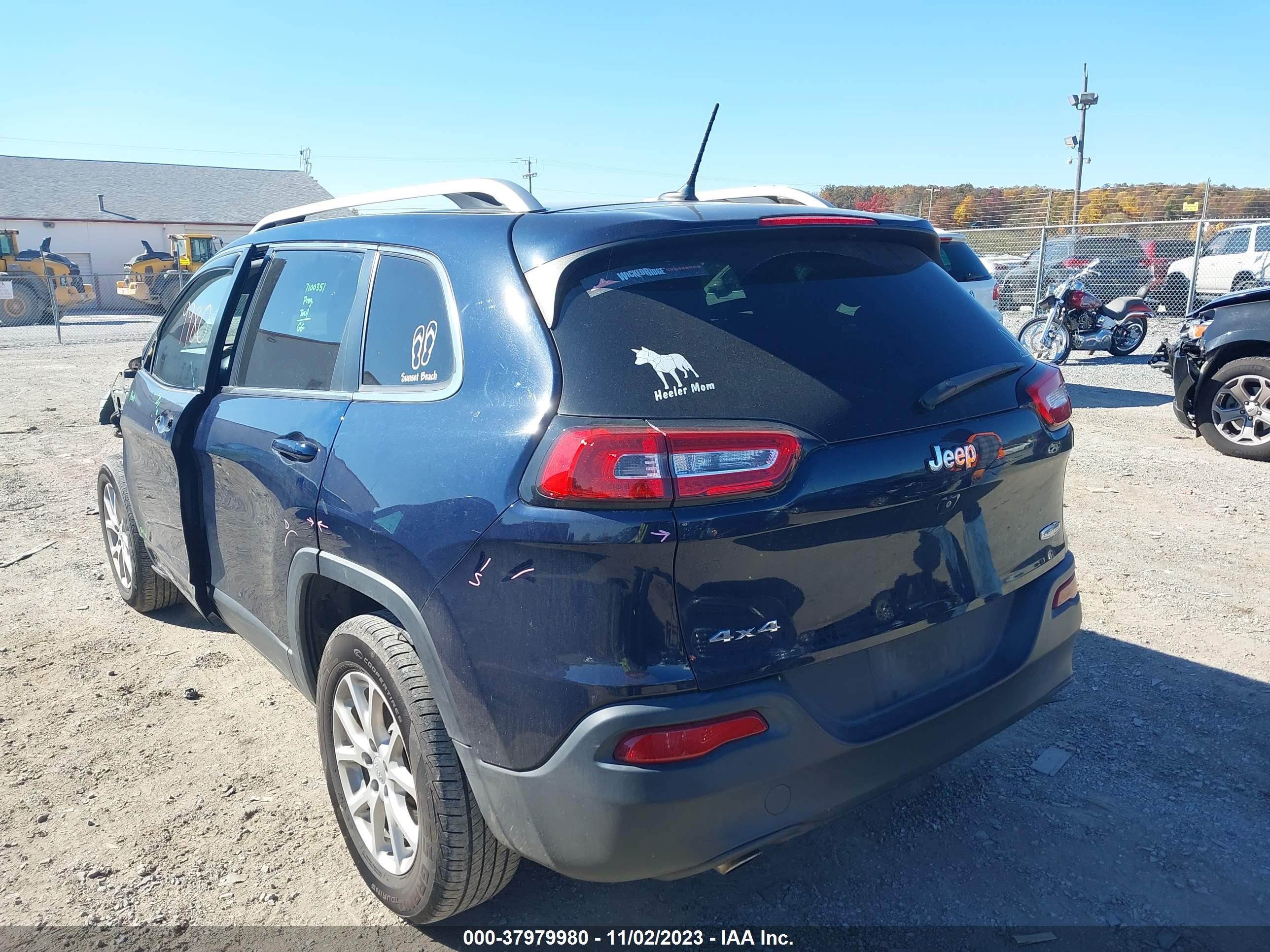 2015 Jeep Cherokee Latitude vin: 1C4PJMCB3FW515029