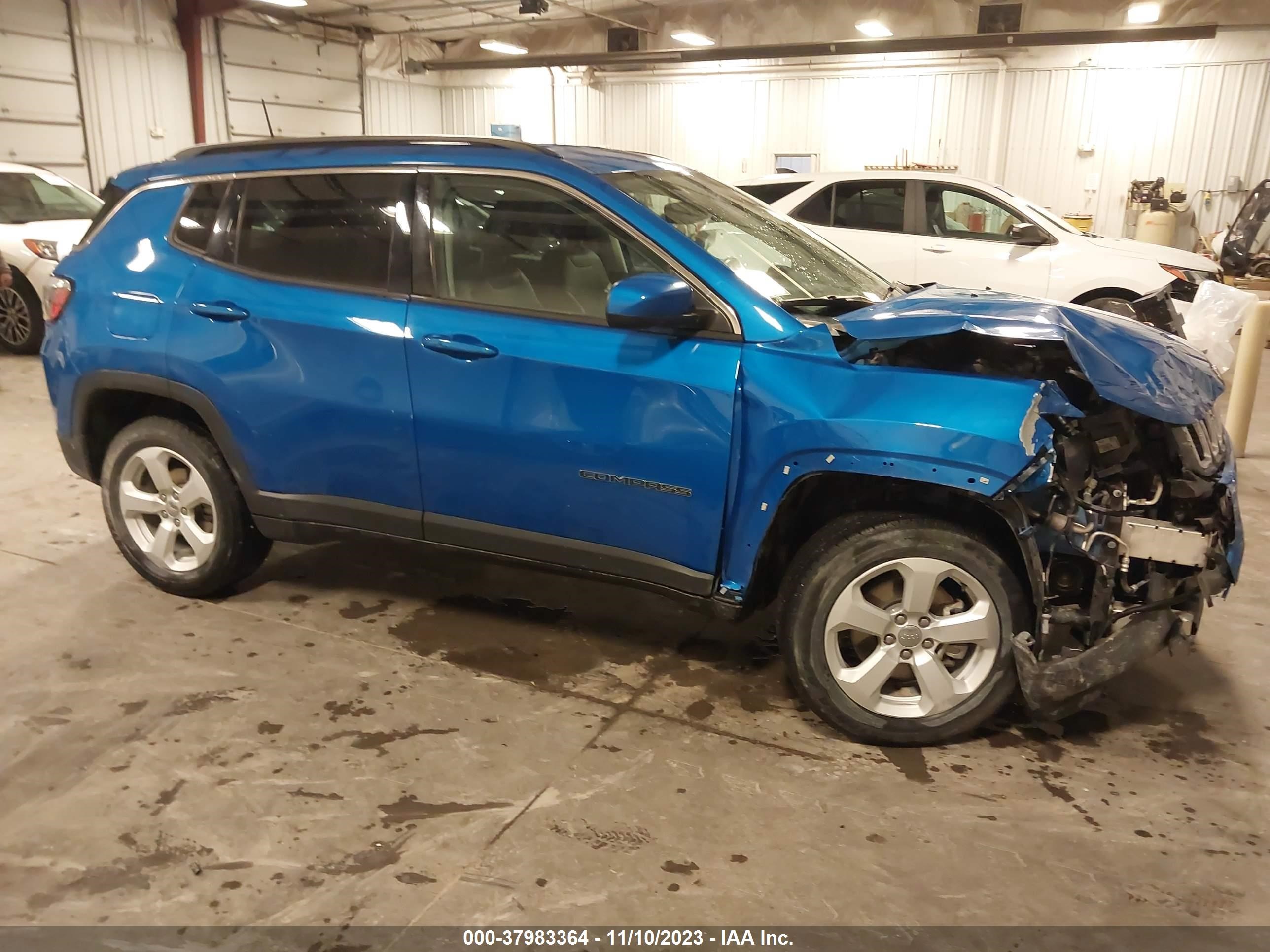 2020 Jeep Compass Latitude 4X4 vin: 3C4NJDBB1LT240979