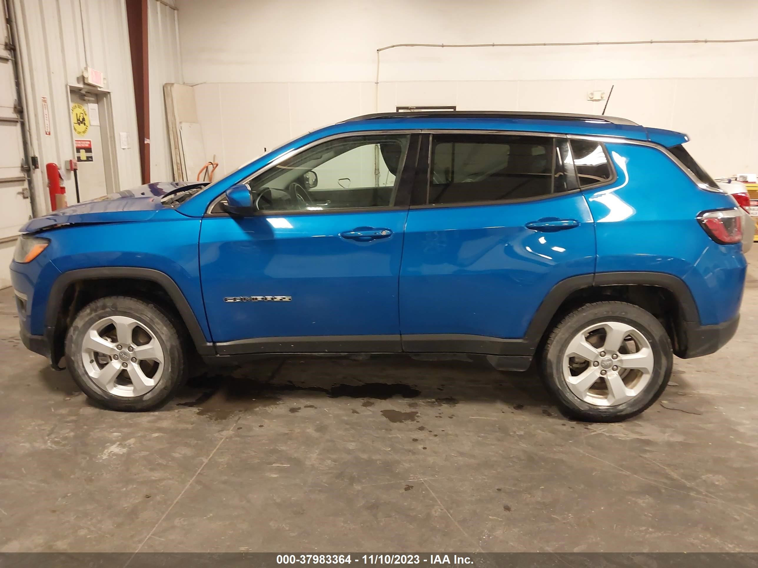 2020 Jeep Compass Latitude 4X4 vin: 3C4NJDBB1LT240979