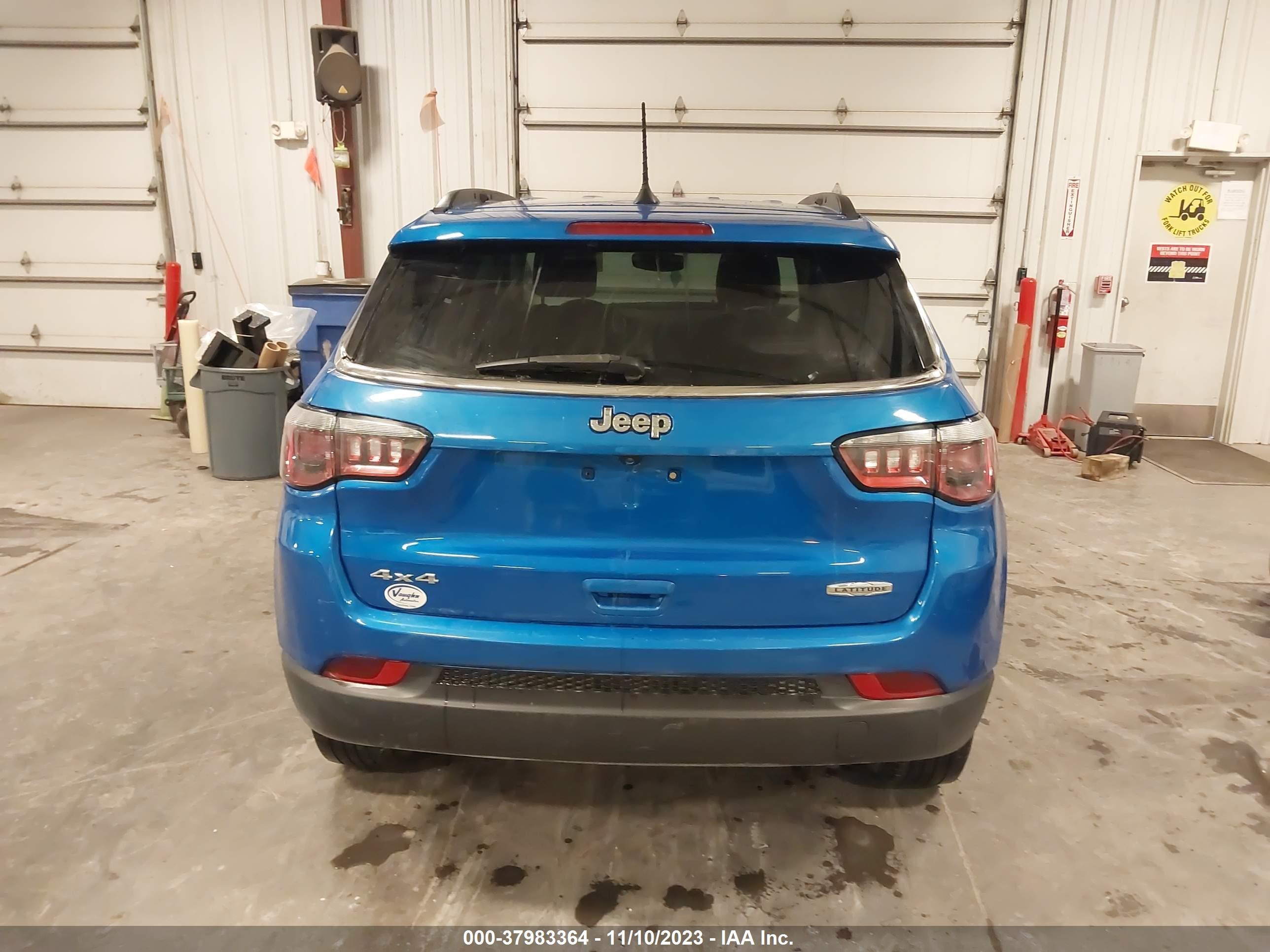 2020 Jeep Compass Latitude 4X4 vin: 3C4NJDBB1LT240979