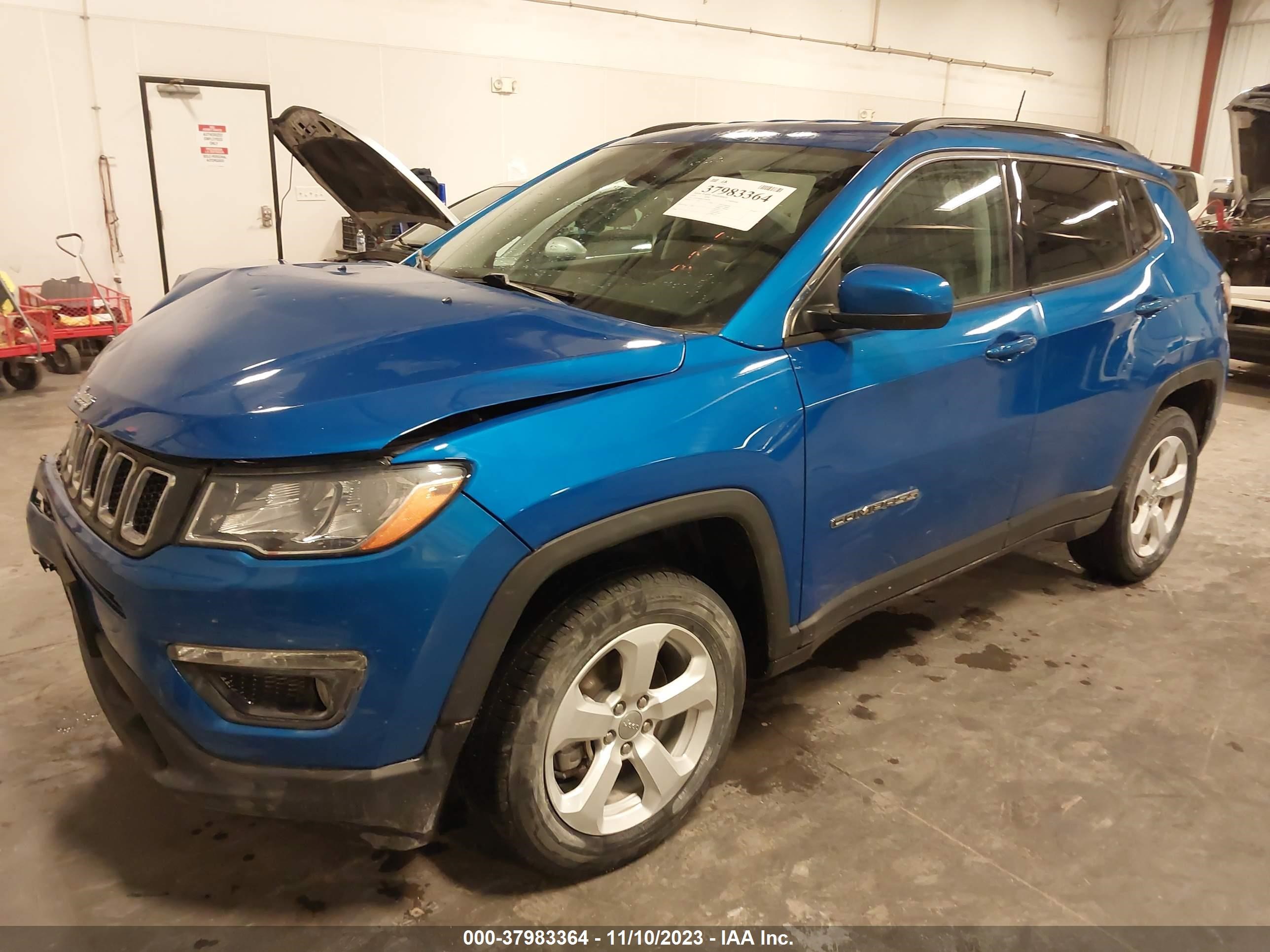 2020 Jeep Compass Latitude 4X4 vin: 3C4NJDBB1LT240979