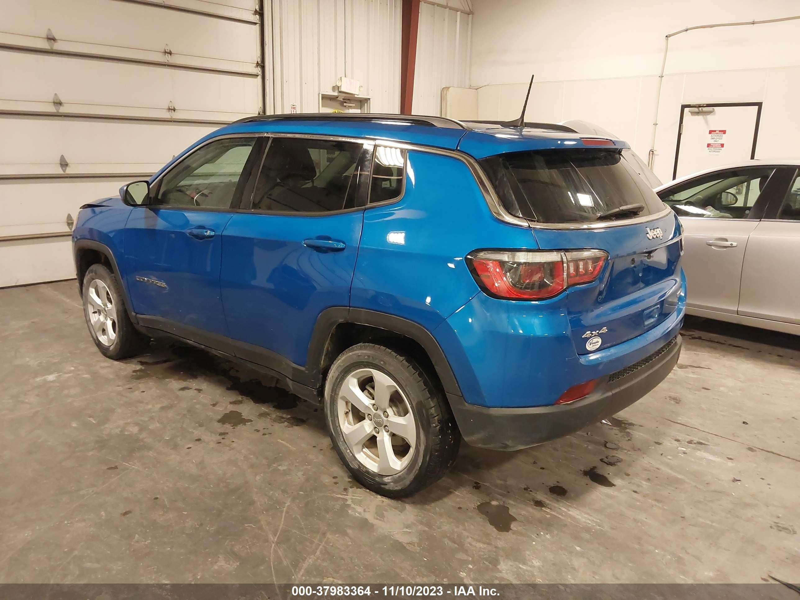 2020 Jeep Compass Latitude 4X4 vin: 3C4NJDBB1LT240979