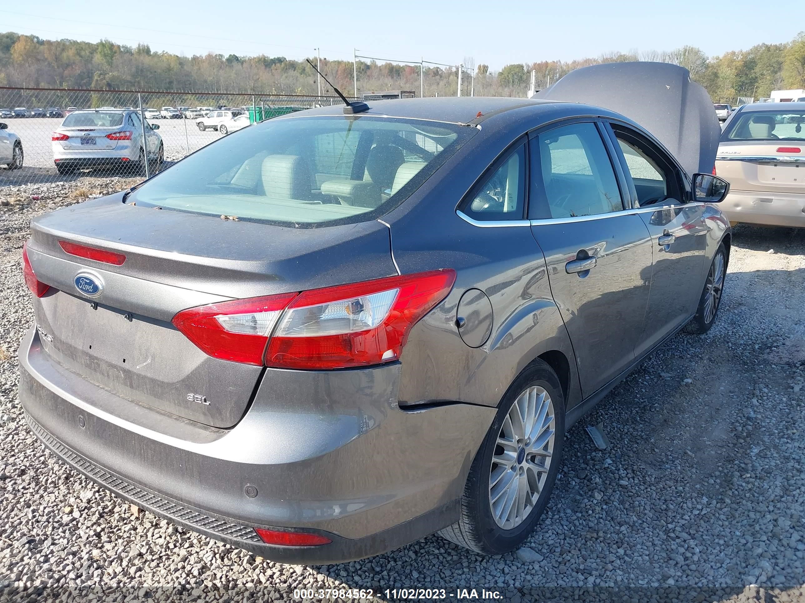 2012 Ford Focus Sel vin: 1FAHP3H29CL276174