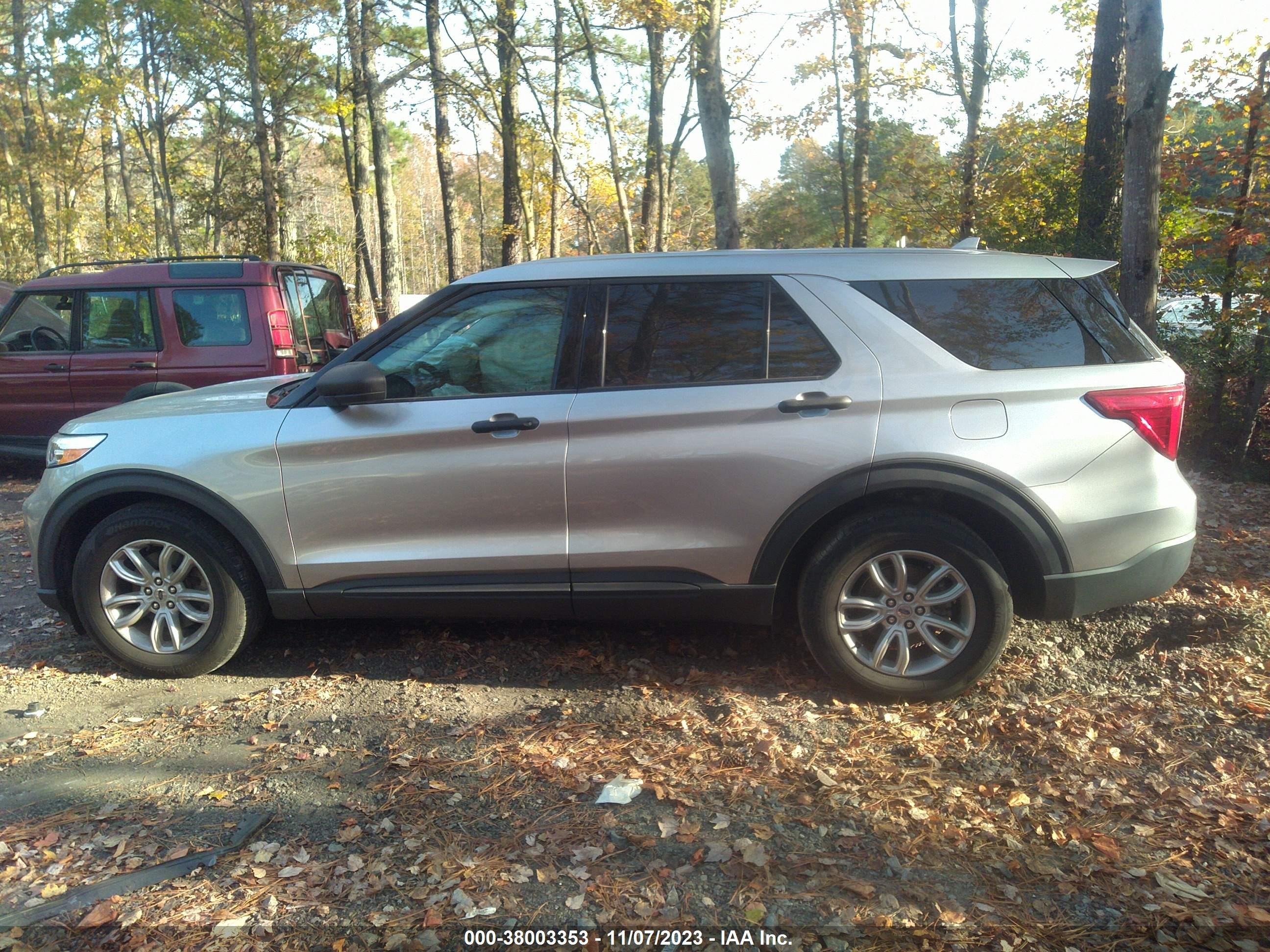 2020 Ford Explorer vin: 1FMSK7BH0LGD12521