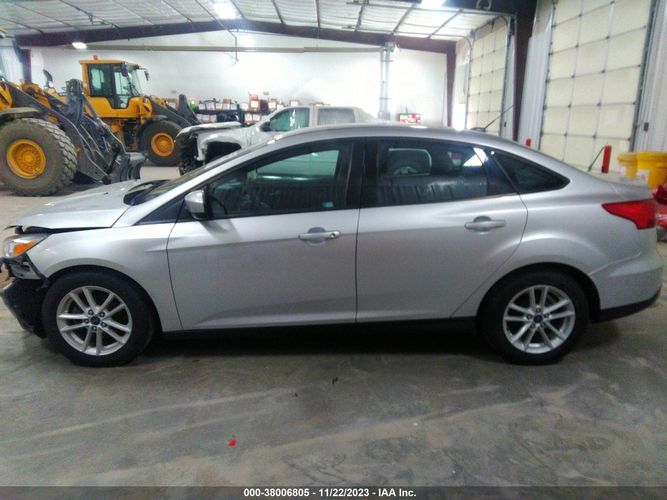 2018 Ford Focus Se vin: 1FADP3F20JL269743