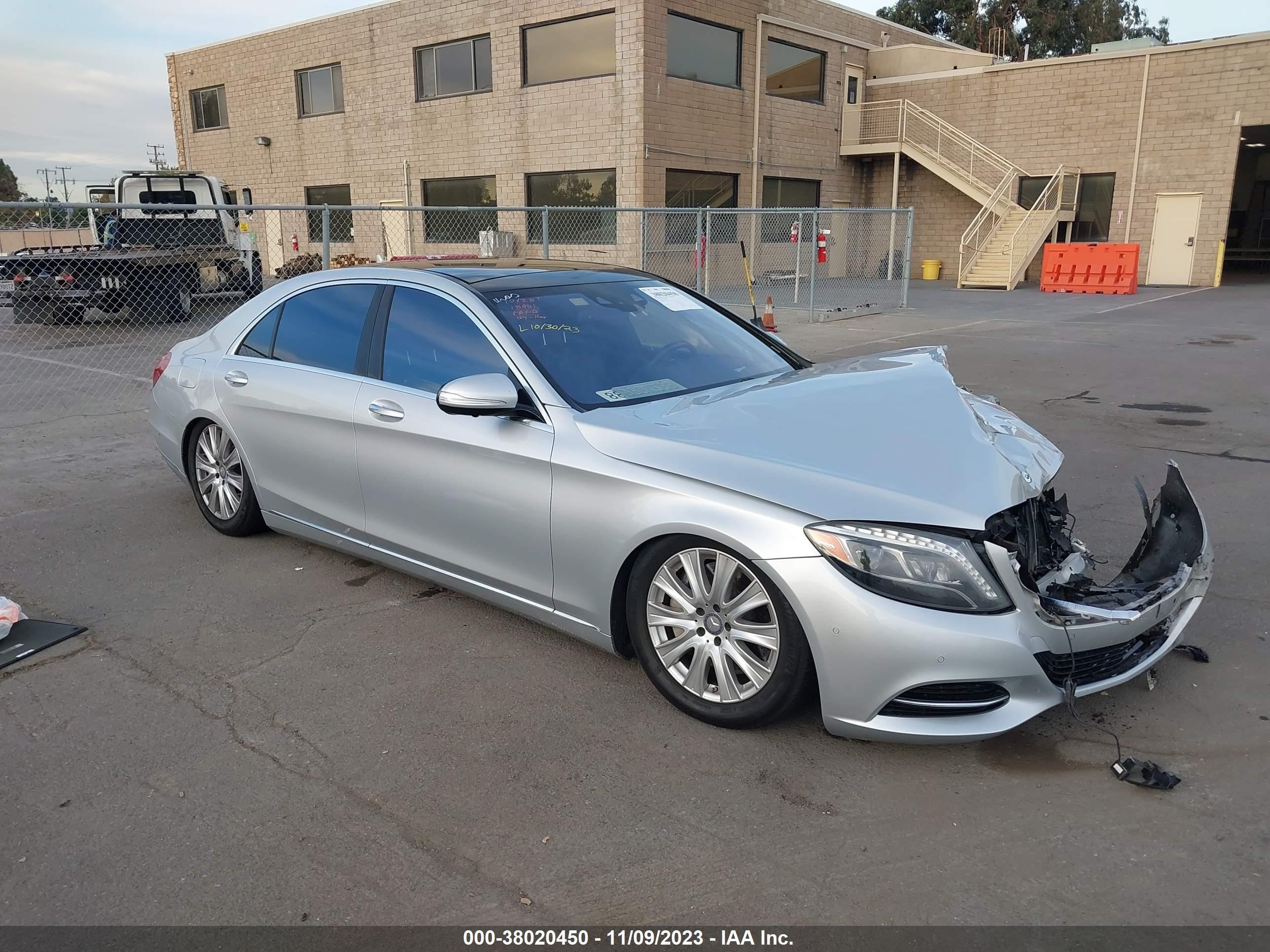 2015 Mercedes-Benz S 550 vin: WDDUG8CB3FA080069