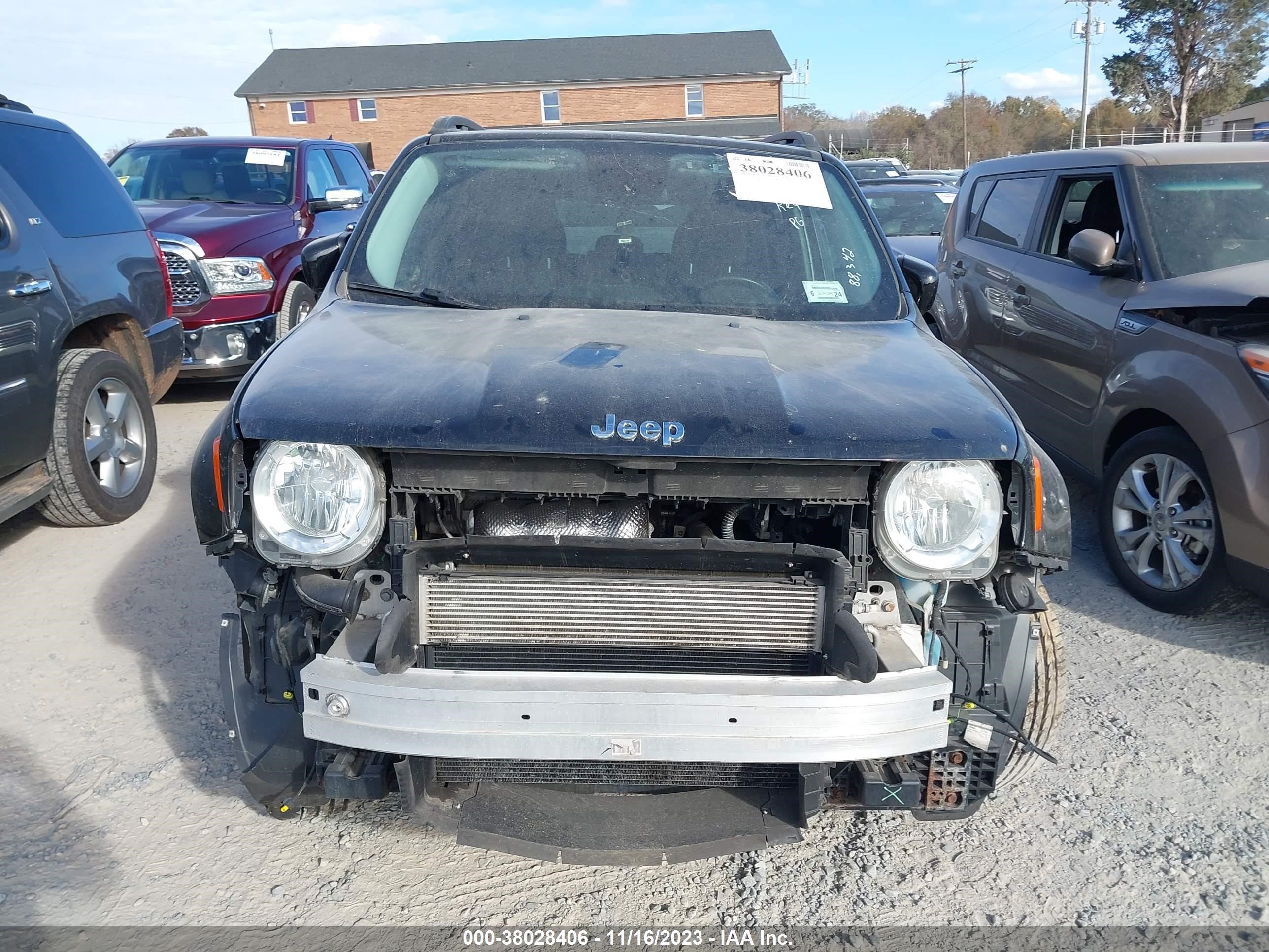 2016 Jeep Renegade Latitude vin: ZACCJBBT8GPC86505