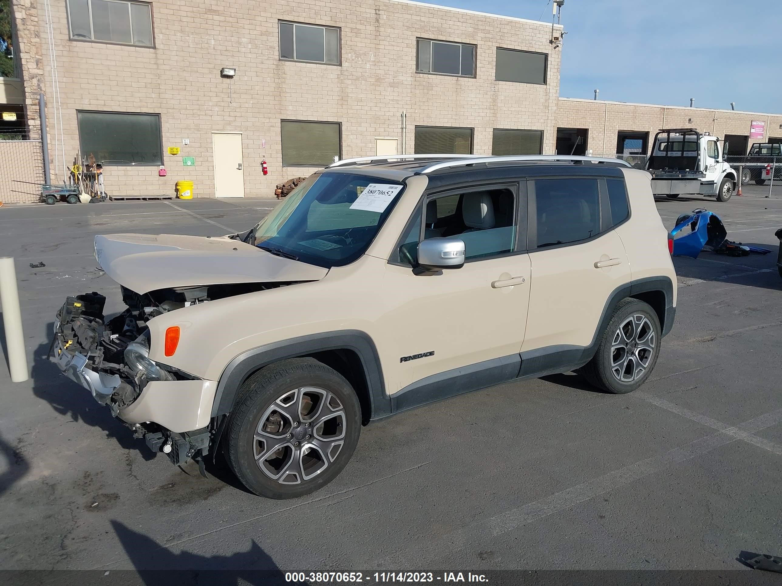 2015 Jeep Renegade Limited vin: ZACCJADT6FPC33694