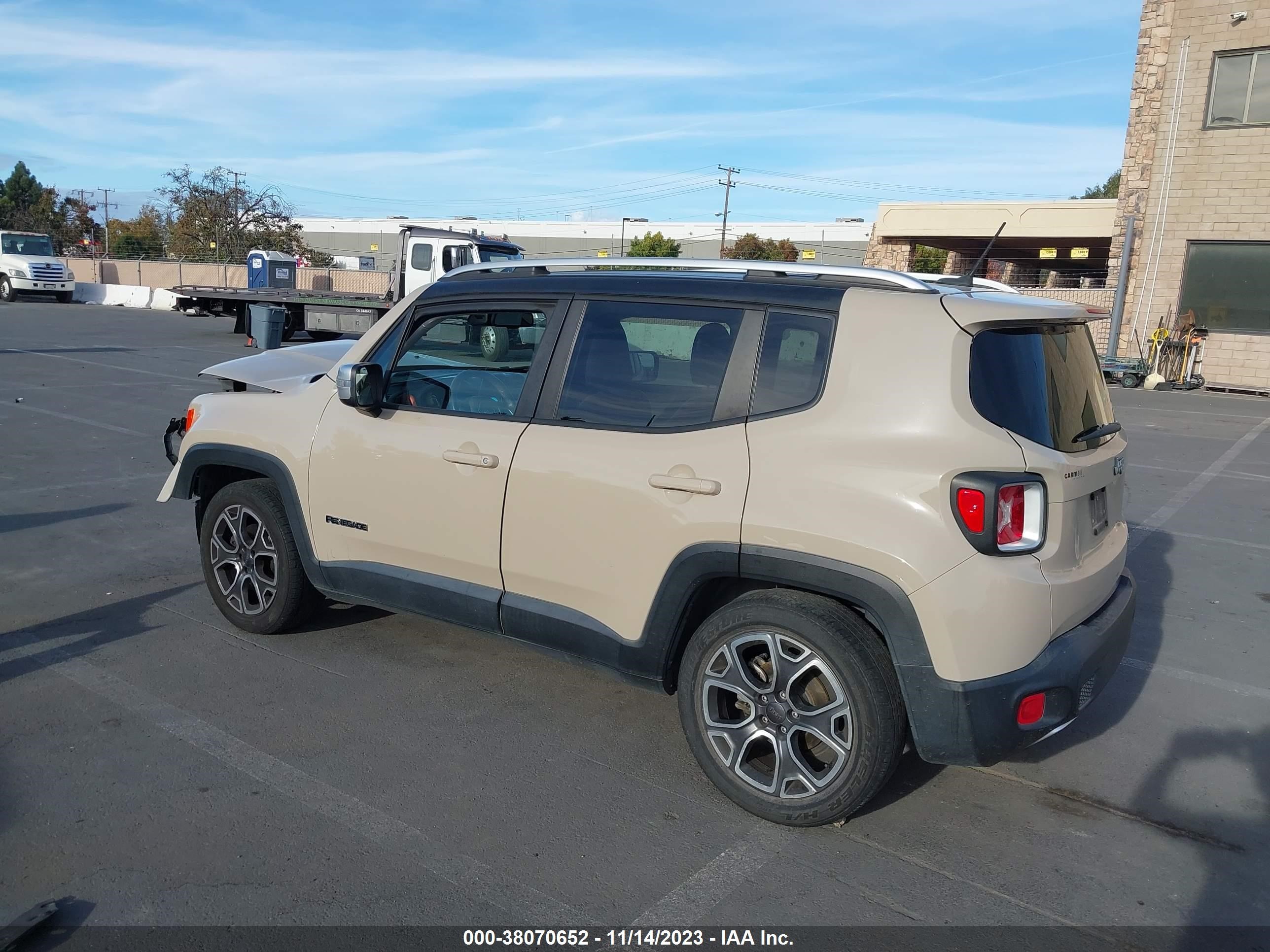 2015 Jeep Renegade Limited vin: ZACCJADT6FPC33694