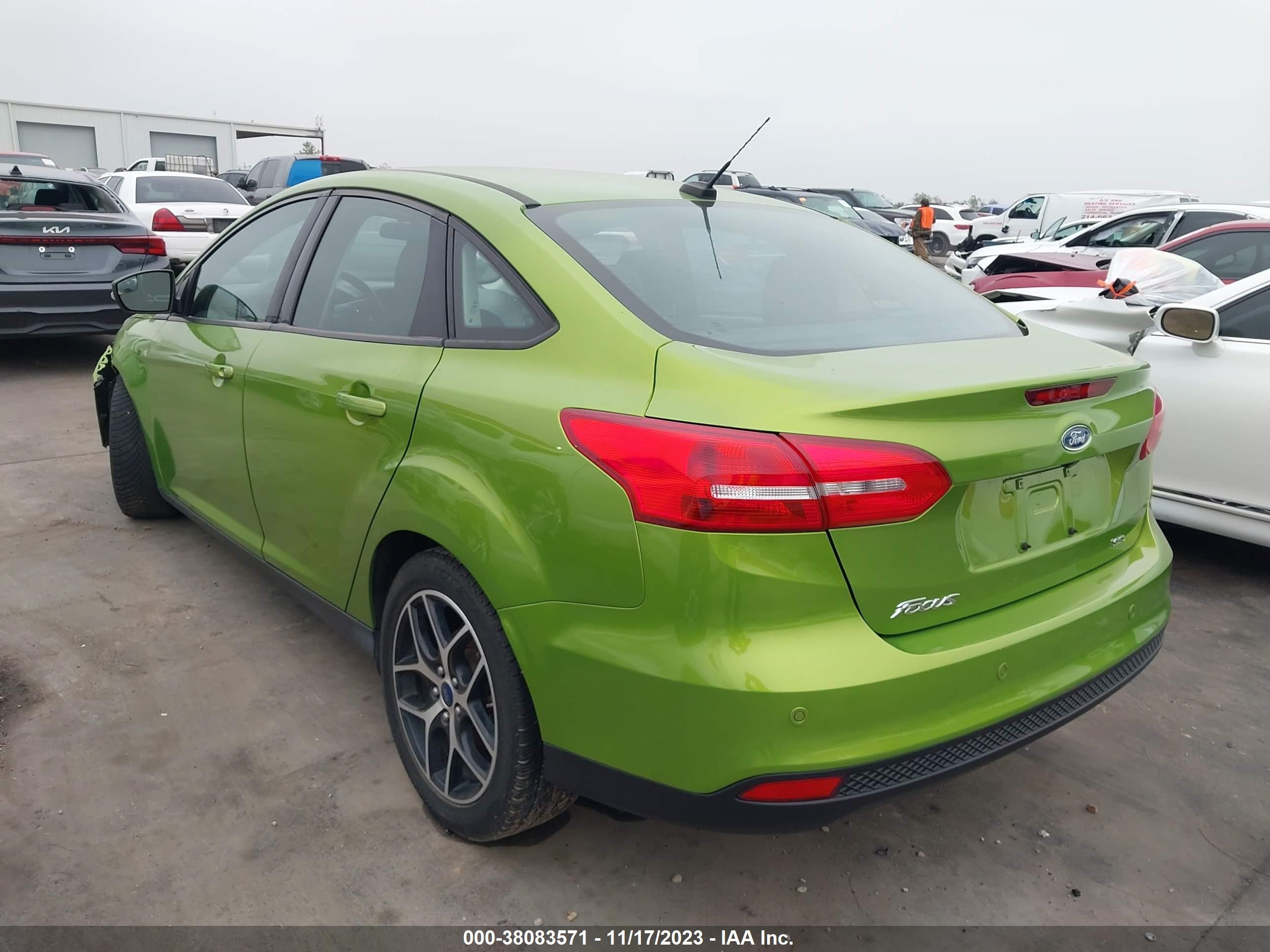 2018 Ford Focus Sel vin: 1FADP3H29JL261668