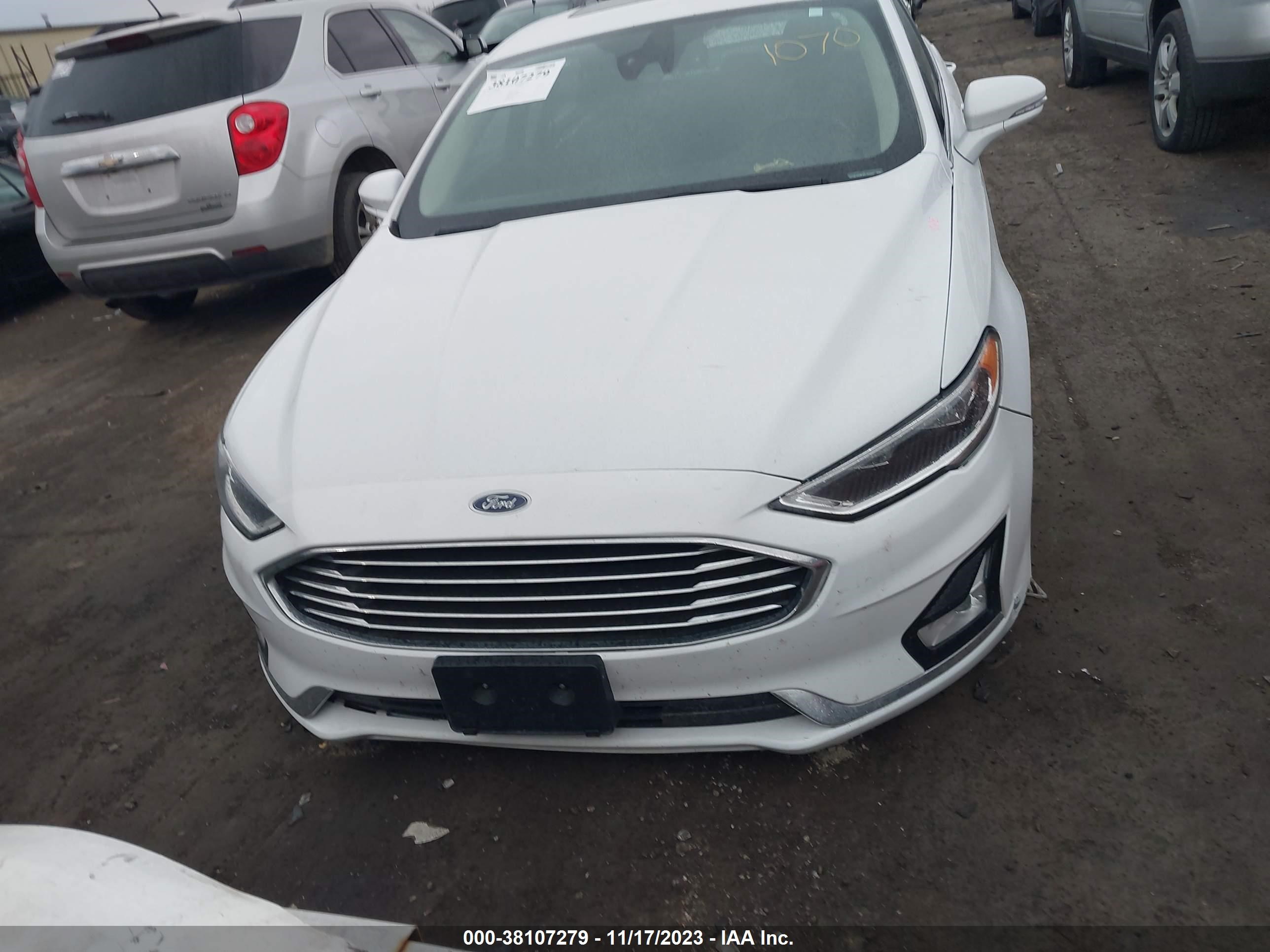 2019 Ford Fusion Titanium vin: 3FA6P0K95KR261070