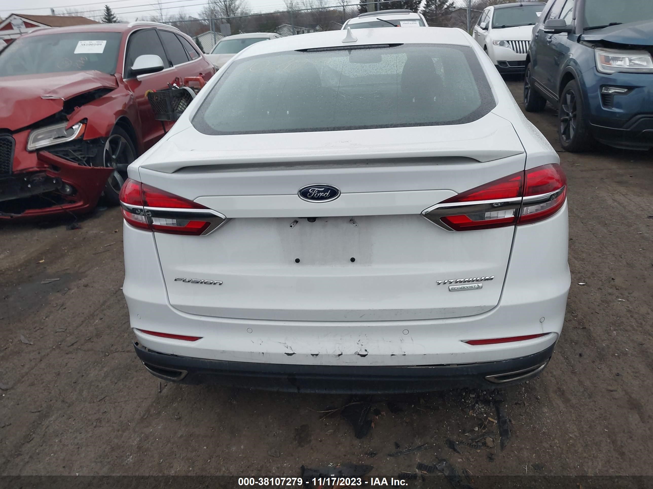 2019 Ford Fusion Titanium vin: 3FA6P0K95KR261070