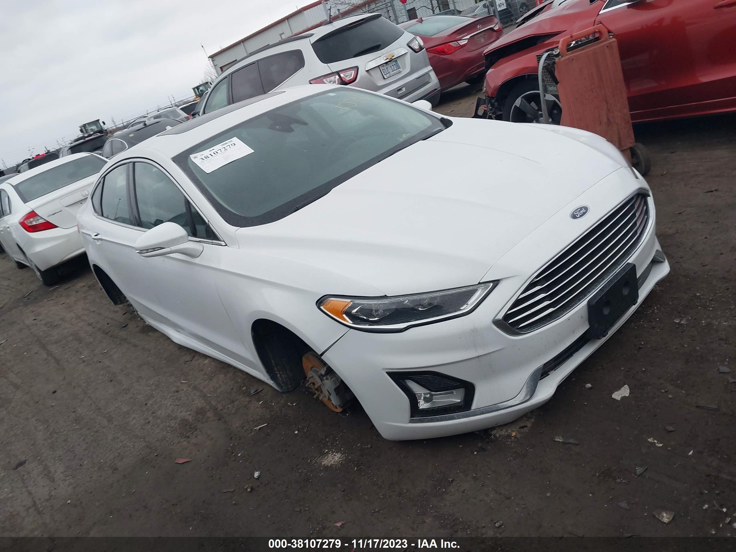 2019 Ford Fusion Titanium vin: 3FA6P0K95KR261070