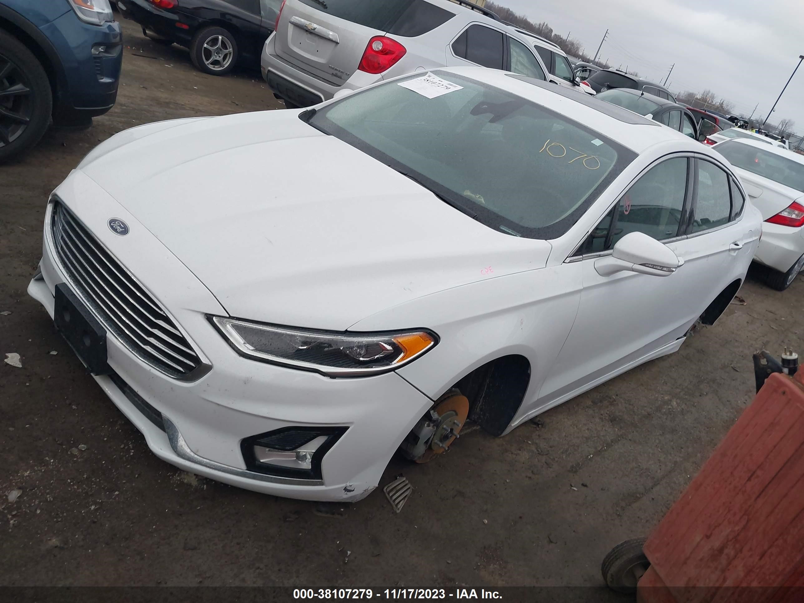 2019 Ford Fusion Titanium vin: 3FA6P0K95KR261070