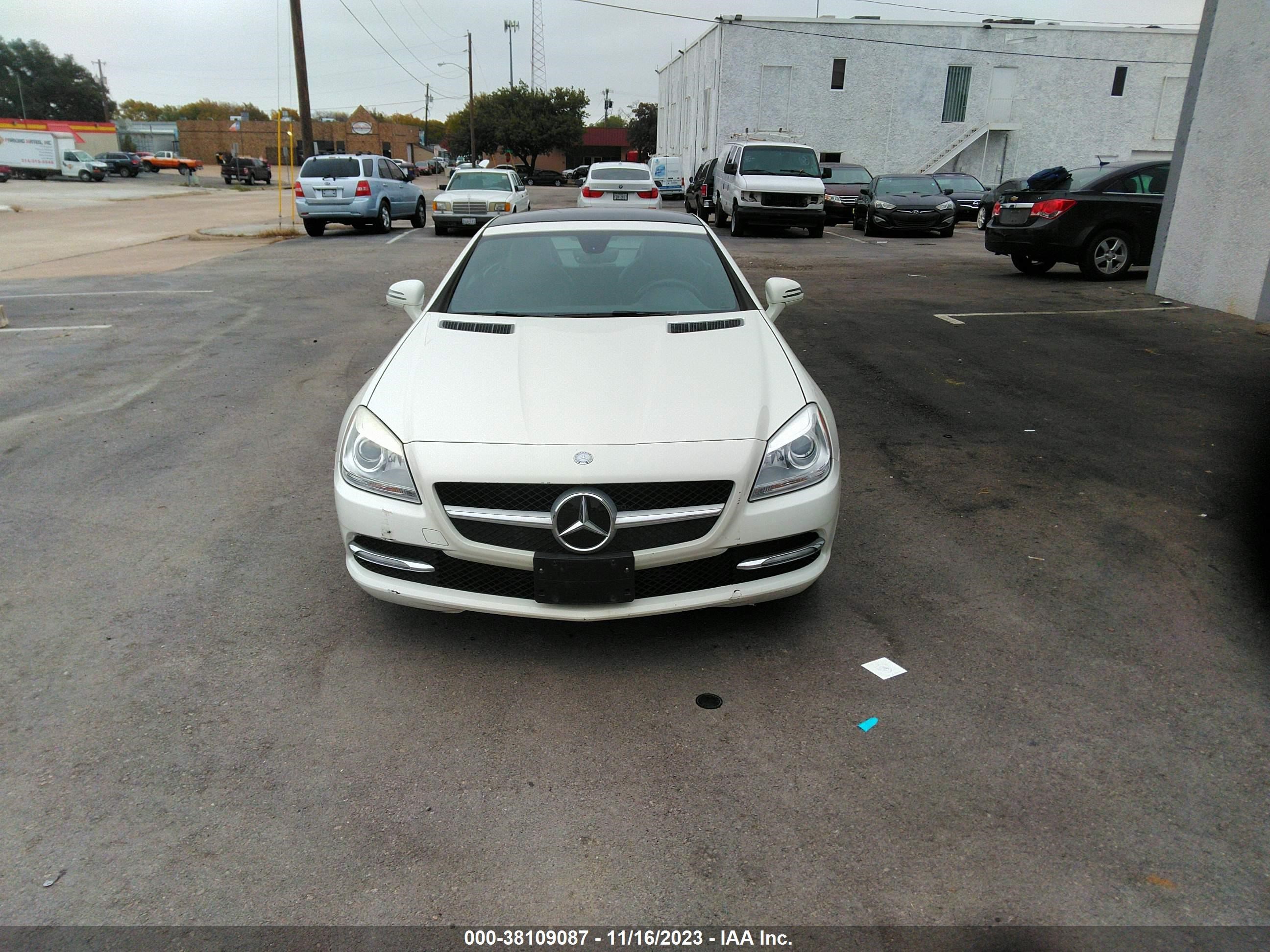 2013 Mercedes-Benz Slk-Class Slk 250 vin: WDDPK4HA5DF070485