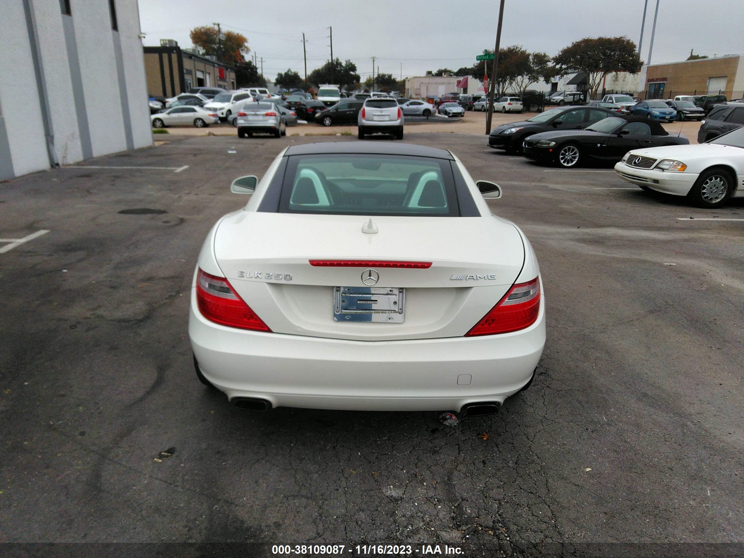 2013 Mercedes-Benz Slk-Class Slk 250 vin: WDDPK4HA5DF070485