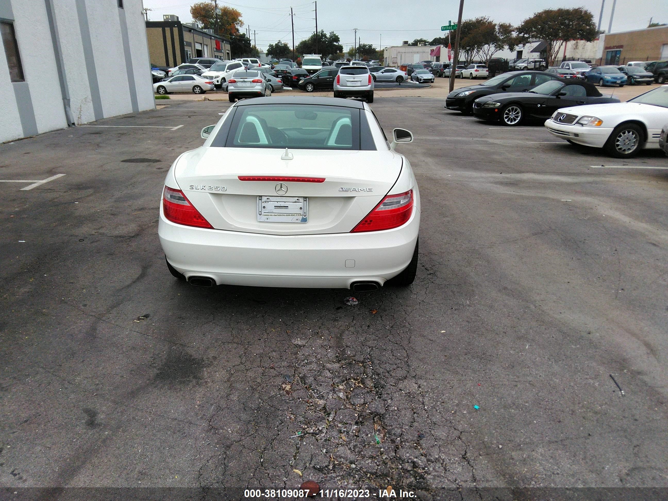 2013 Mercedes-Benz Slk-Class Slk 250 vin: WDDPK4HA5DF070485