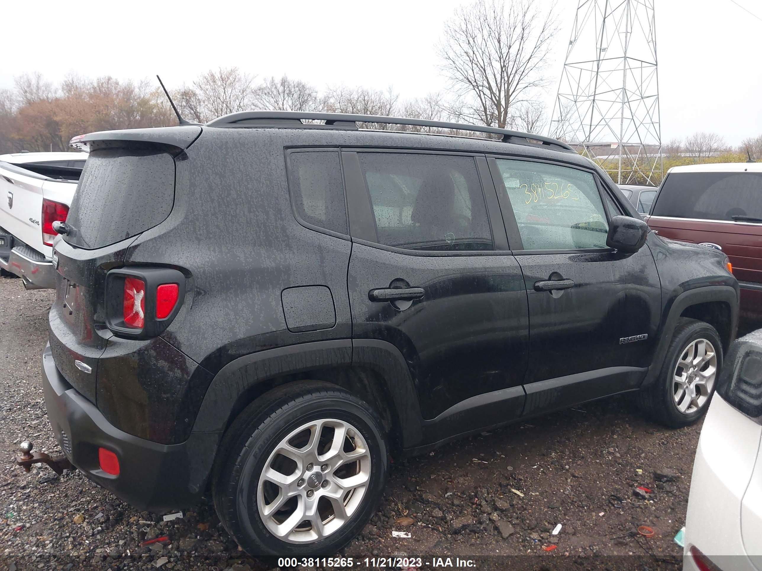 2017 Jeep Renegade Latitude 4X4 vin: ZACCJBBB4HPE63866