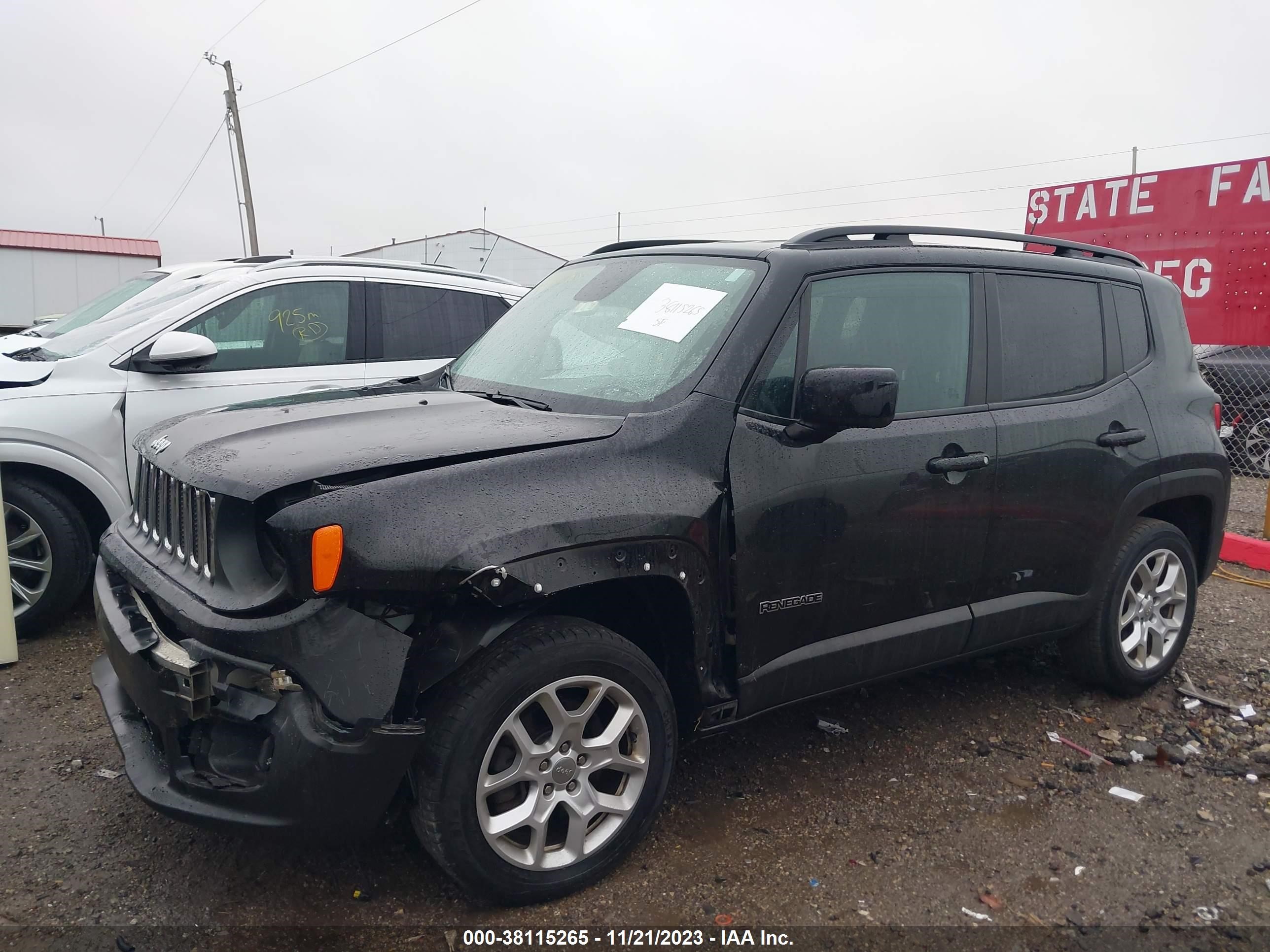 2017 Jeep Renegade Latitude 4X4 vin: ZACCJBBB4HPE63866