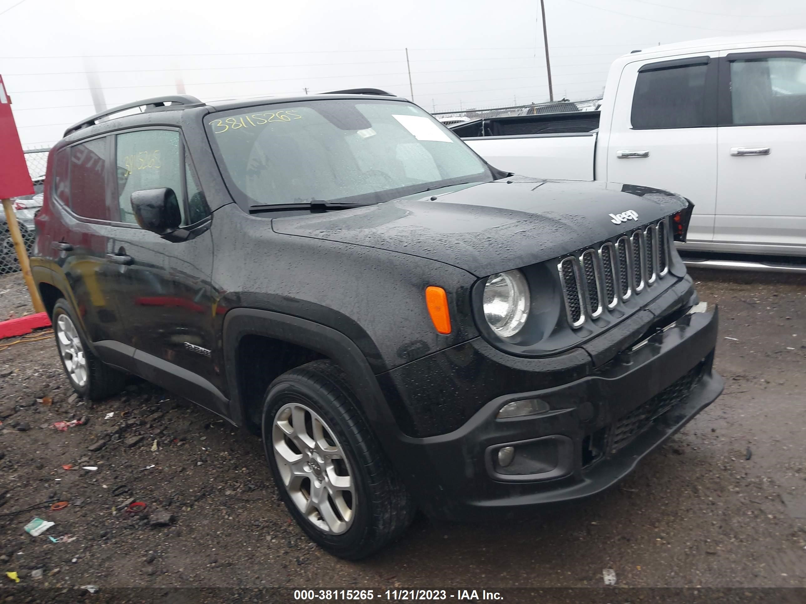 2017 Jeep Renegade Latitude 4X4 vin: ZACCJBBB4HPE63866