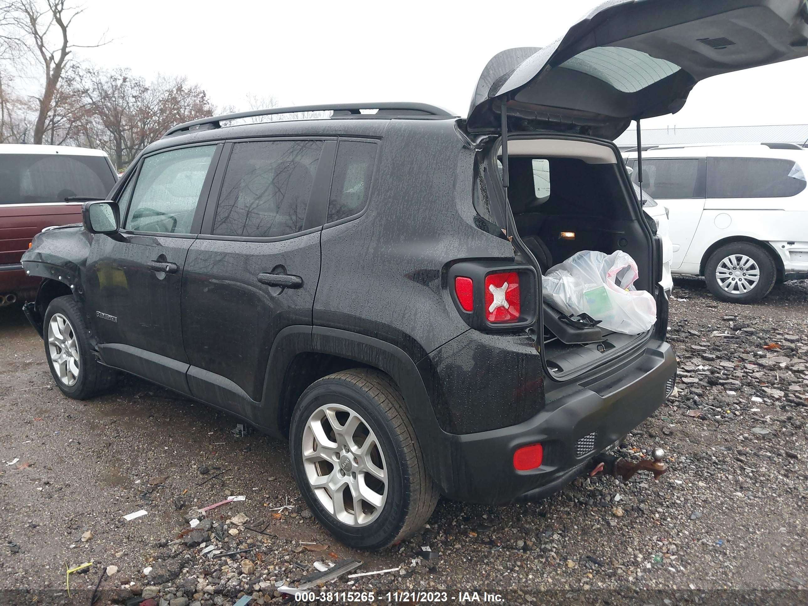 2017 Jeep Renegade Latitude 4X4 vin: ZACCJBBB4HPE63866