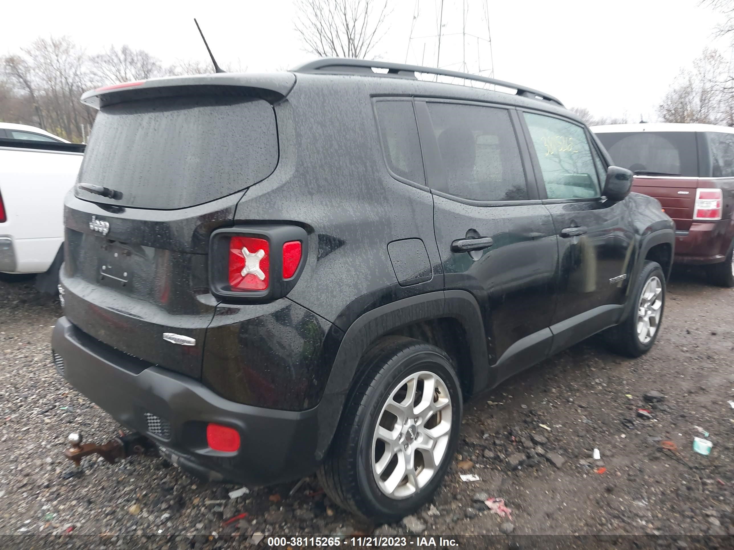 2017 Jeep Renegade Latitude 4X4 vin: ZACCJBBB4HPE63866