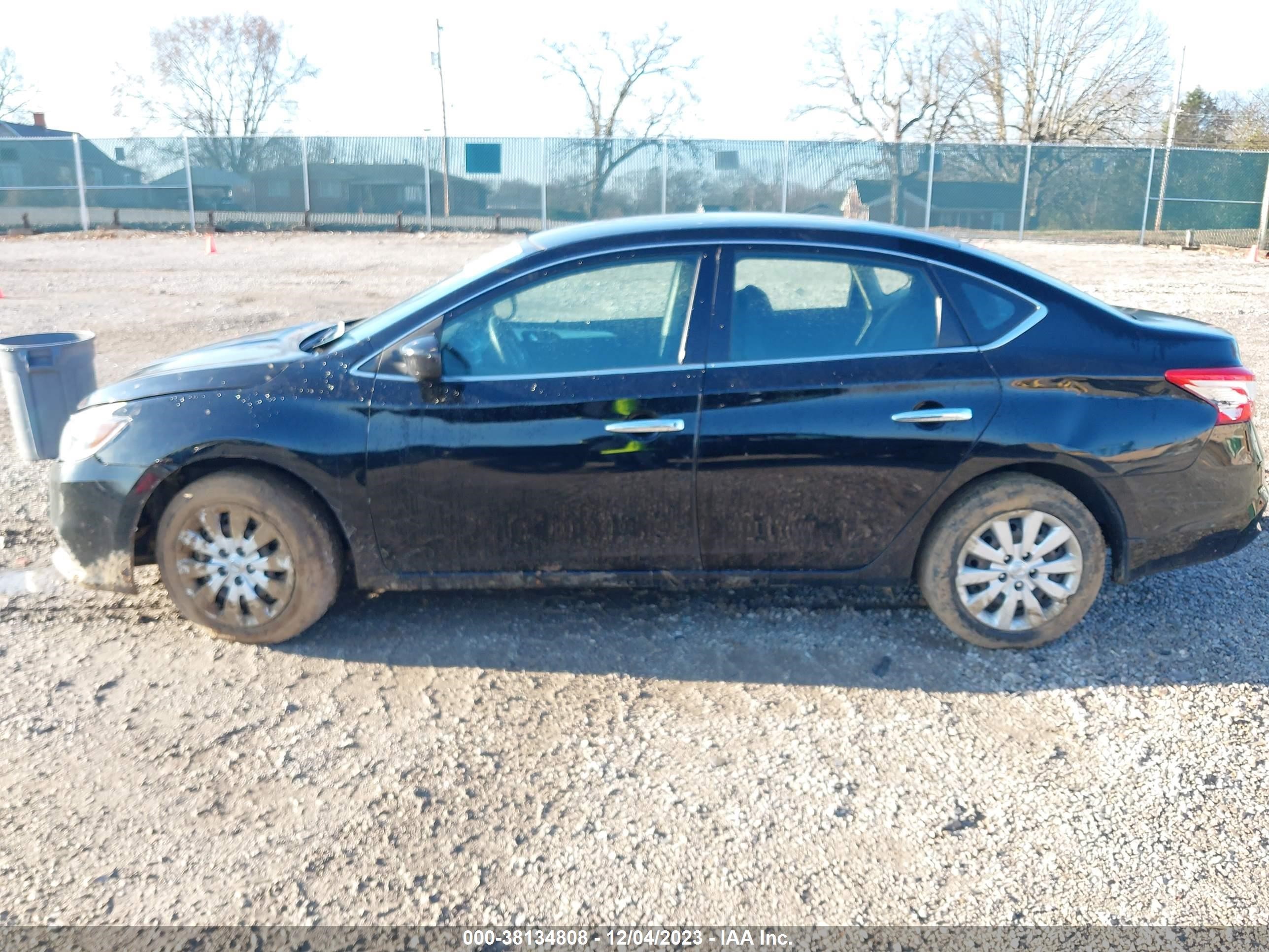 2016 Nissan Sentra S vin: 3N1AB7APXGL681058