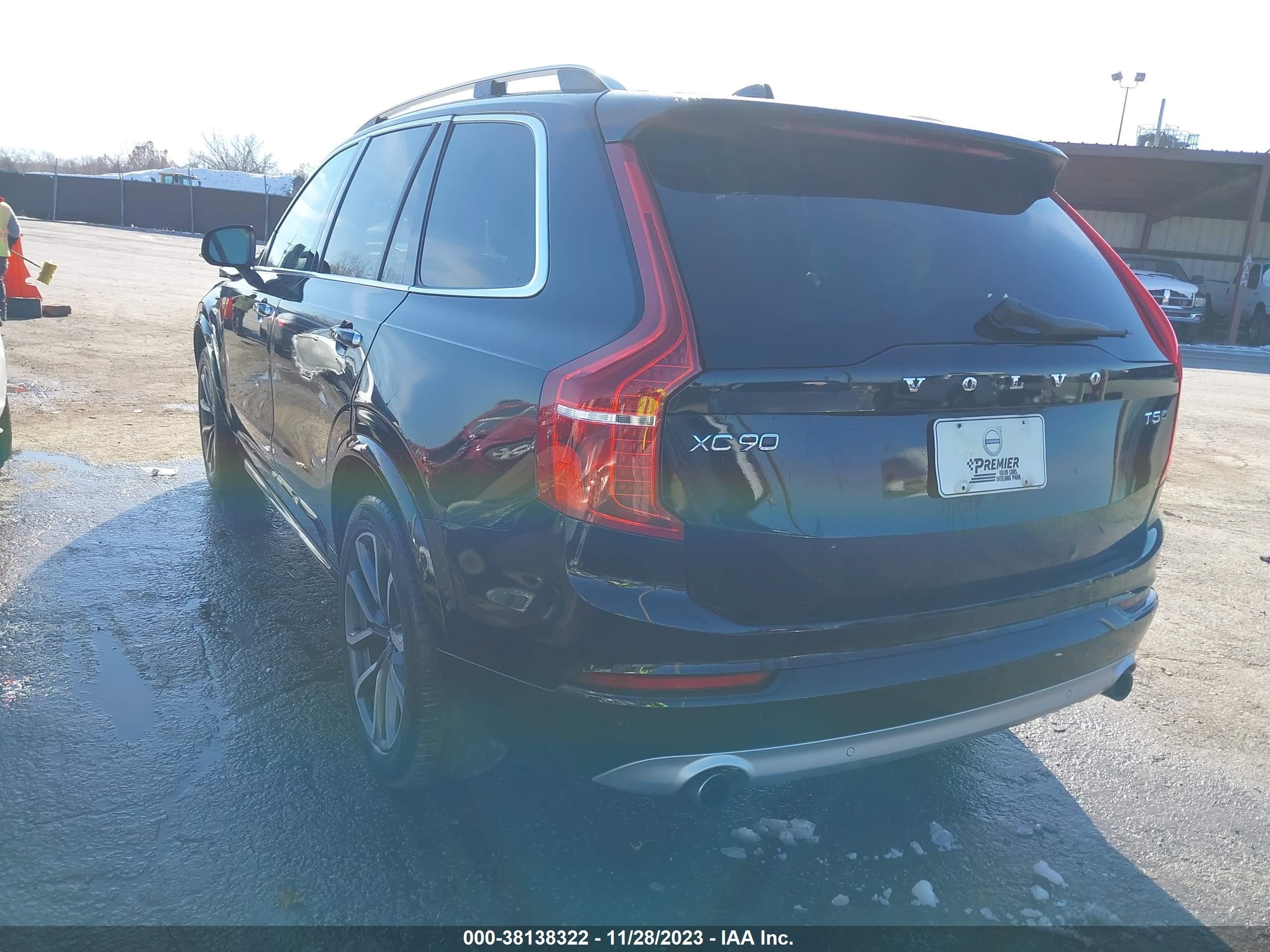 2018 Volvo Xc90 T5 Momentum vin: YV4102PK0J1343018