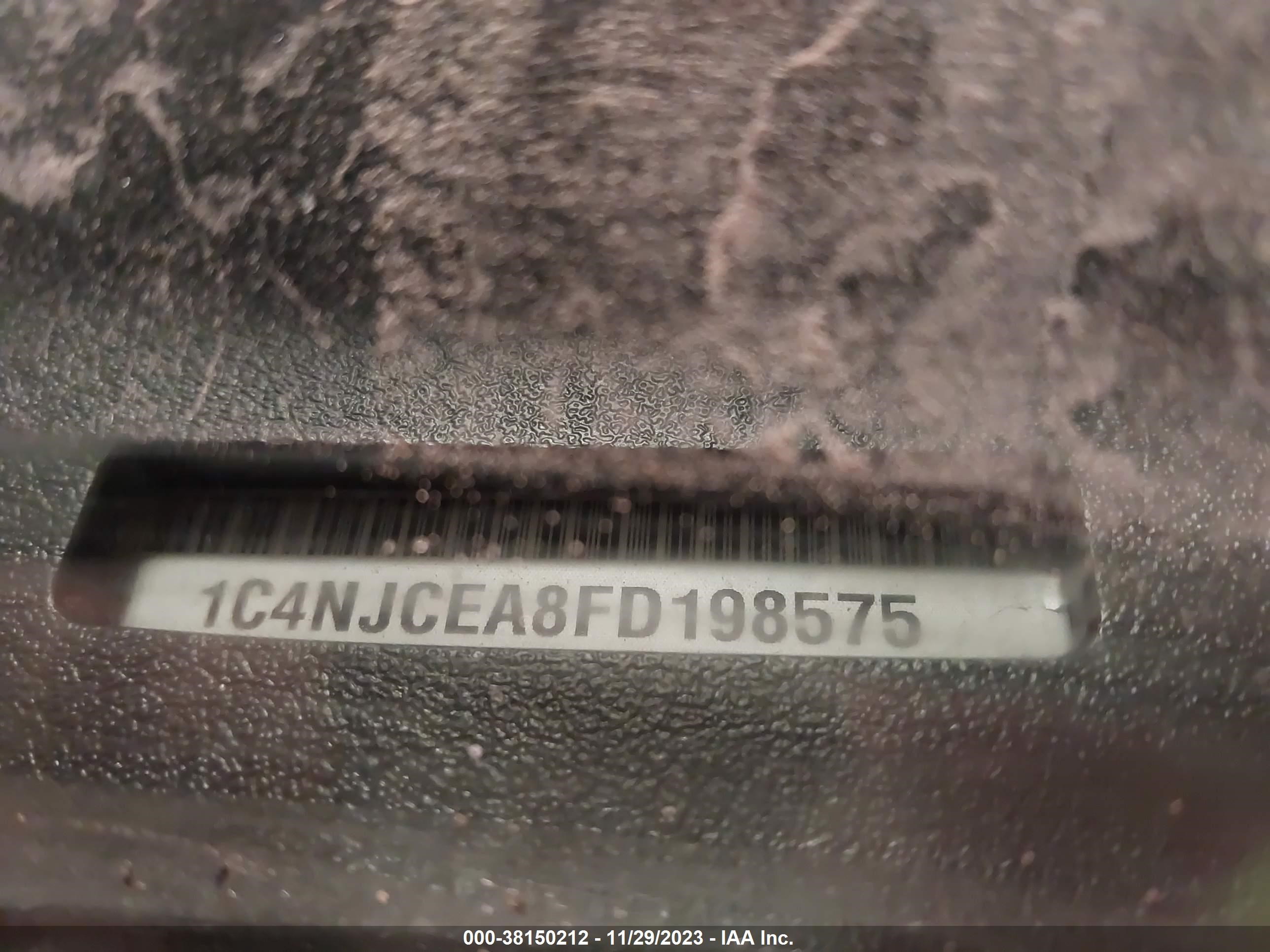 2015 Jeep Compass Latitude vin: 1C4NJCEA8FD198575