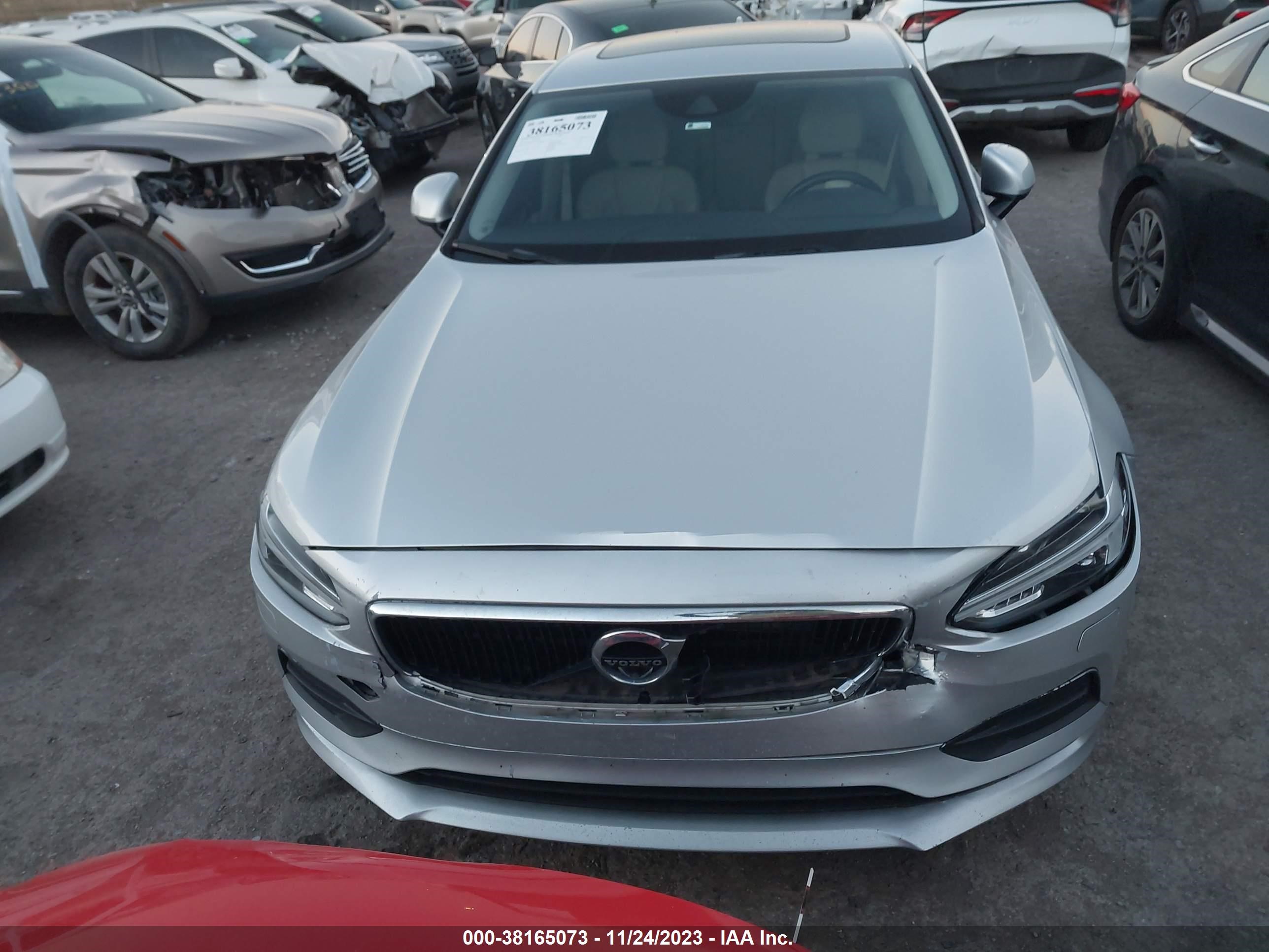 2017 Volvo S90 T5 Momentum vin: YV1102AK8H1016253