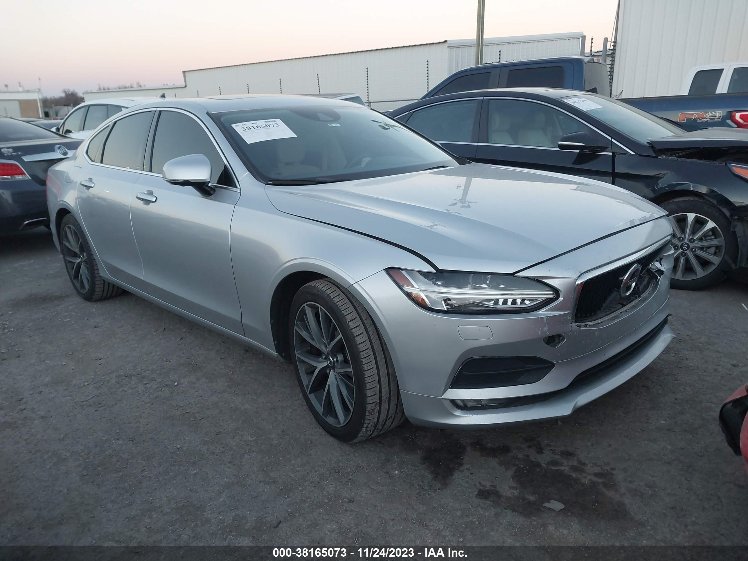 2017 Volvo S90 T5 Momentum vin: YV1102AK8H1016253