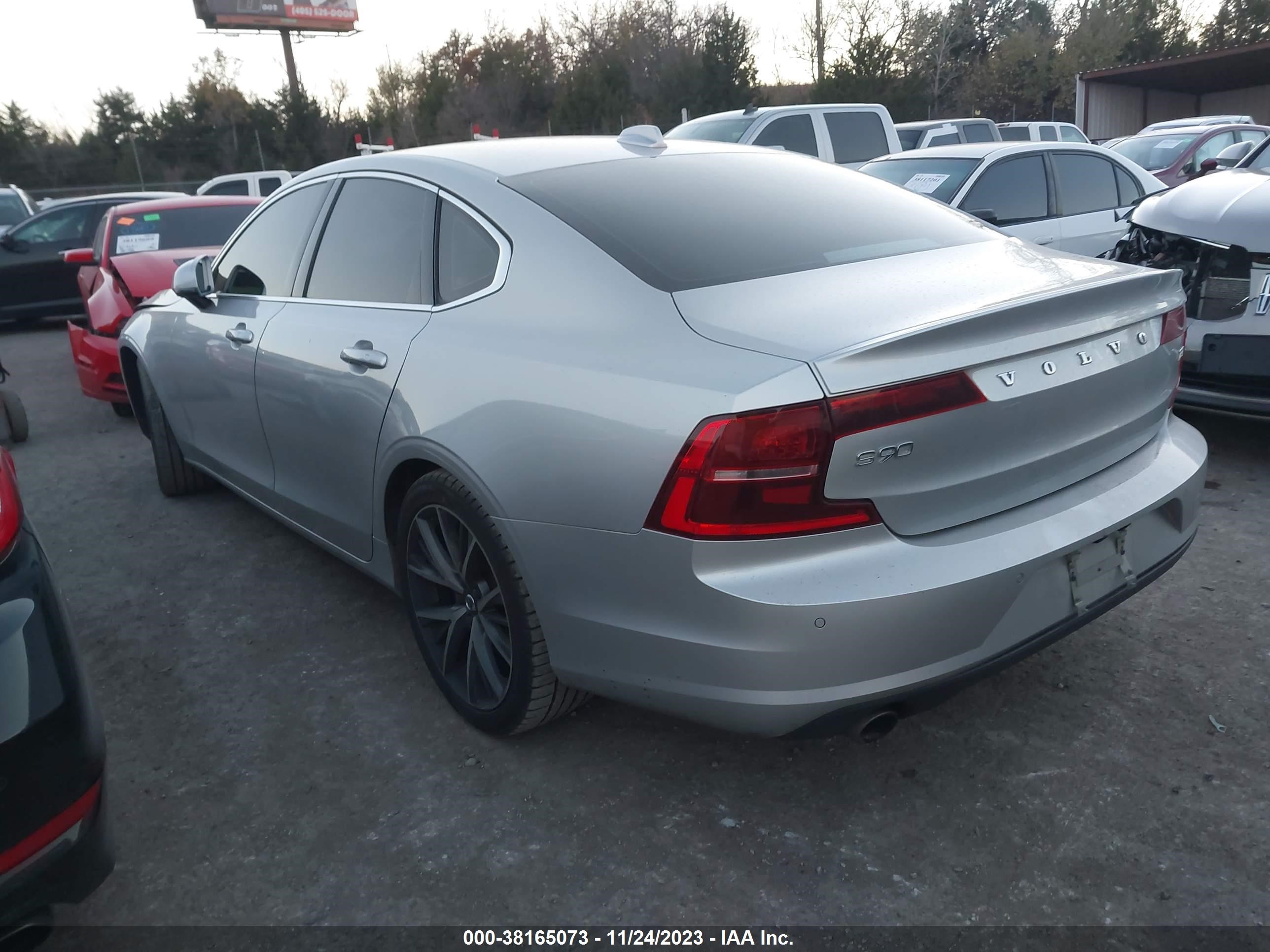 2017 Volvo S90 T5 Momentum vin: YV1102AK8H1016253