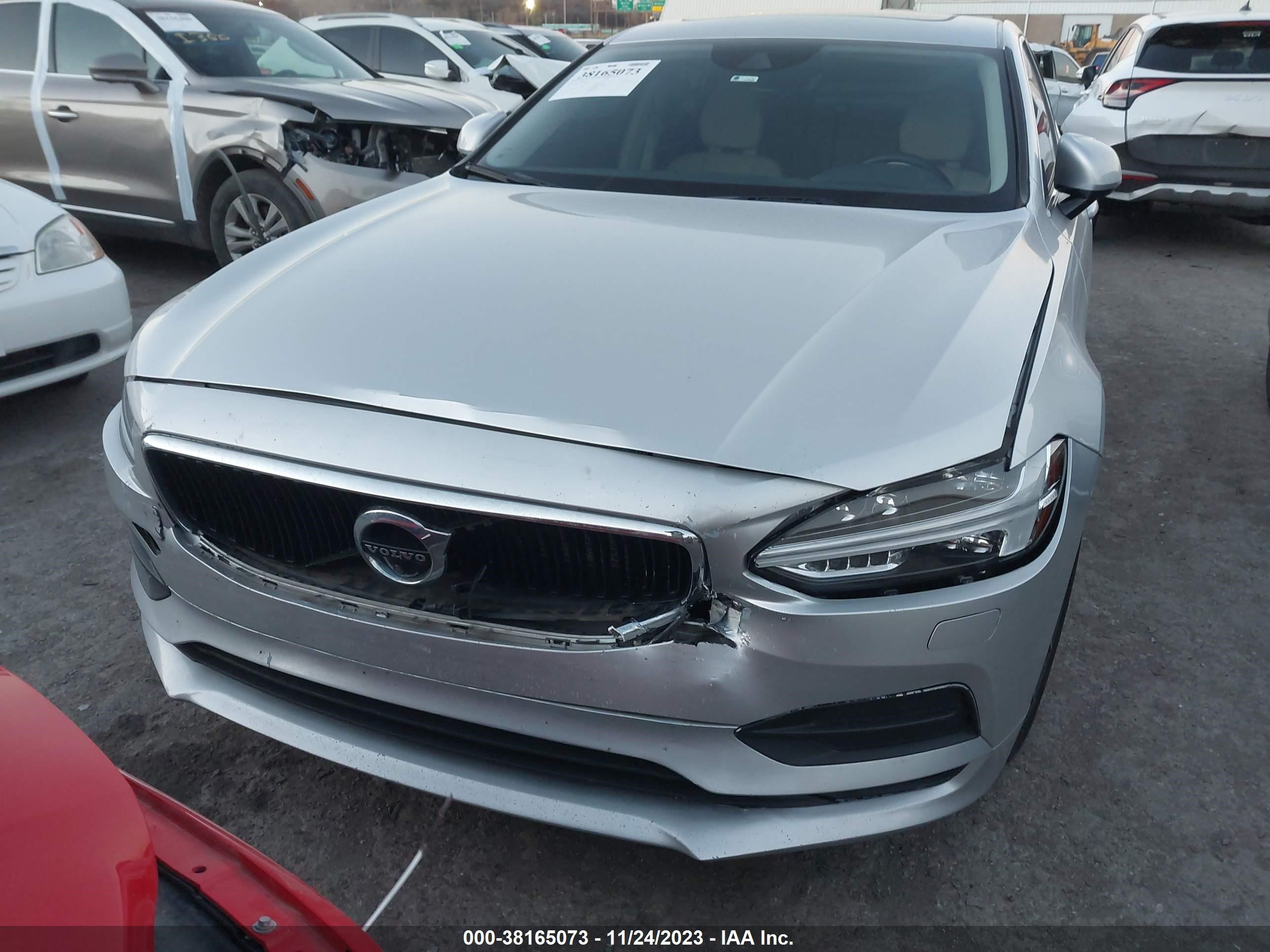 2017 Volvo S90 T5 Momentum vin: YV1102AK8H1016253