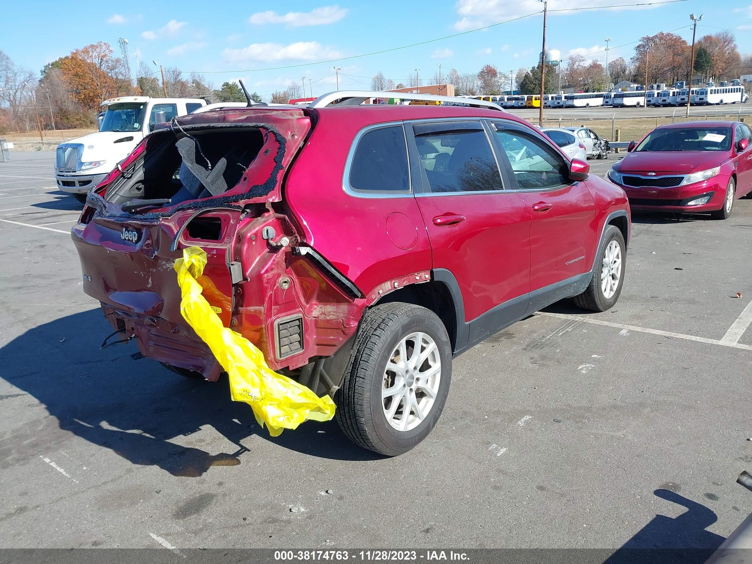 2015 Jeep Cherokee Latitude vin: 1C4PJMCS5FW773407