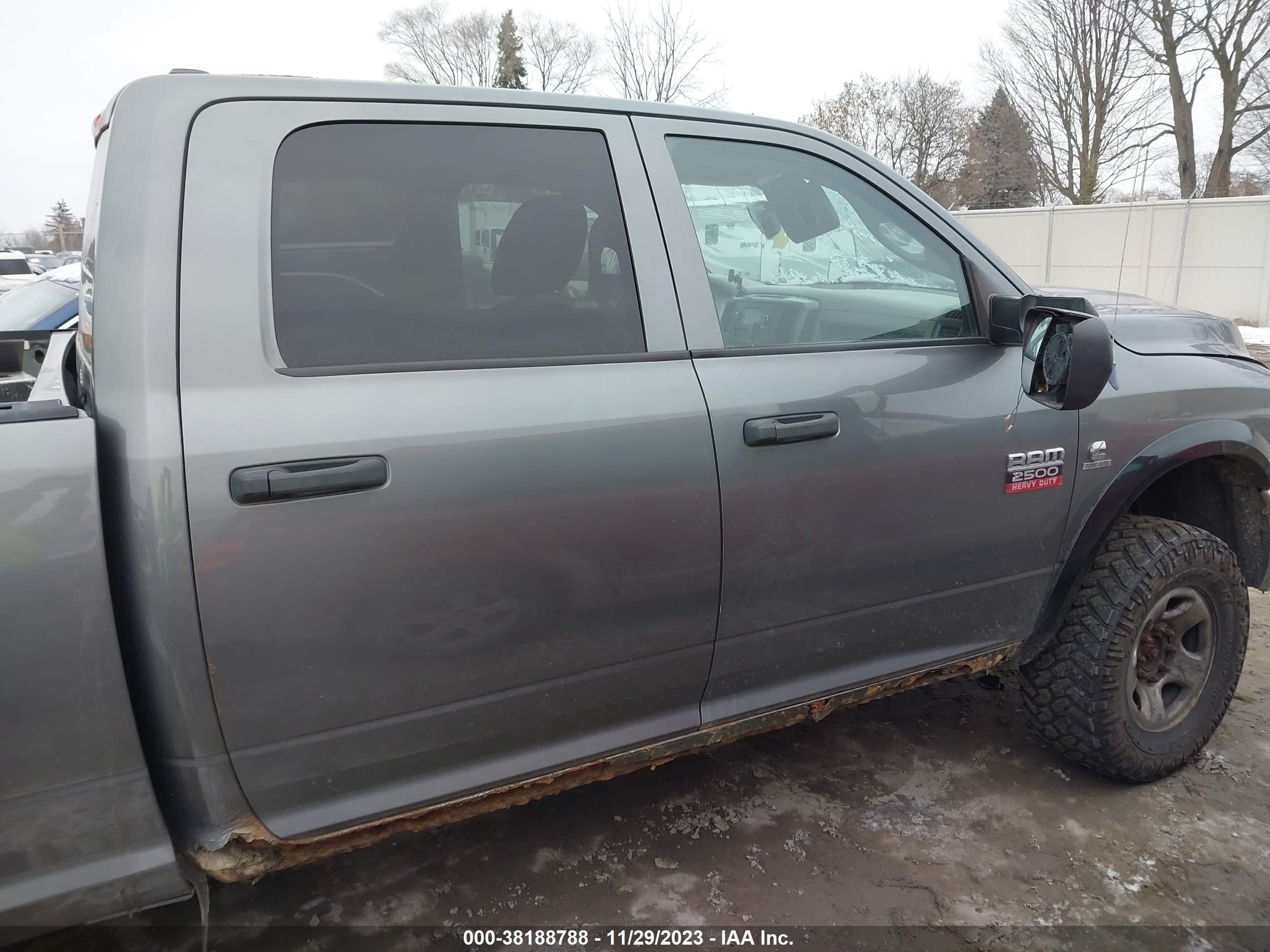 2012 Ram 2500 St vin: 3C6UD5HL4CG141212