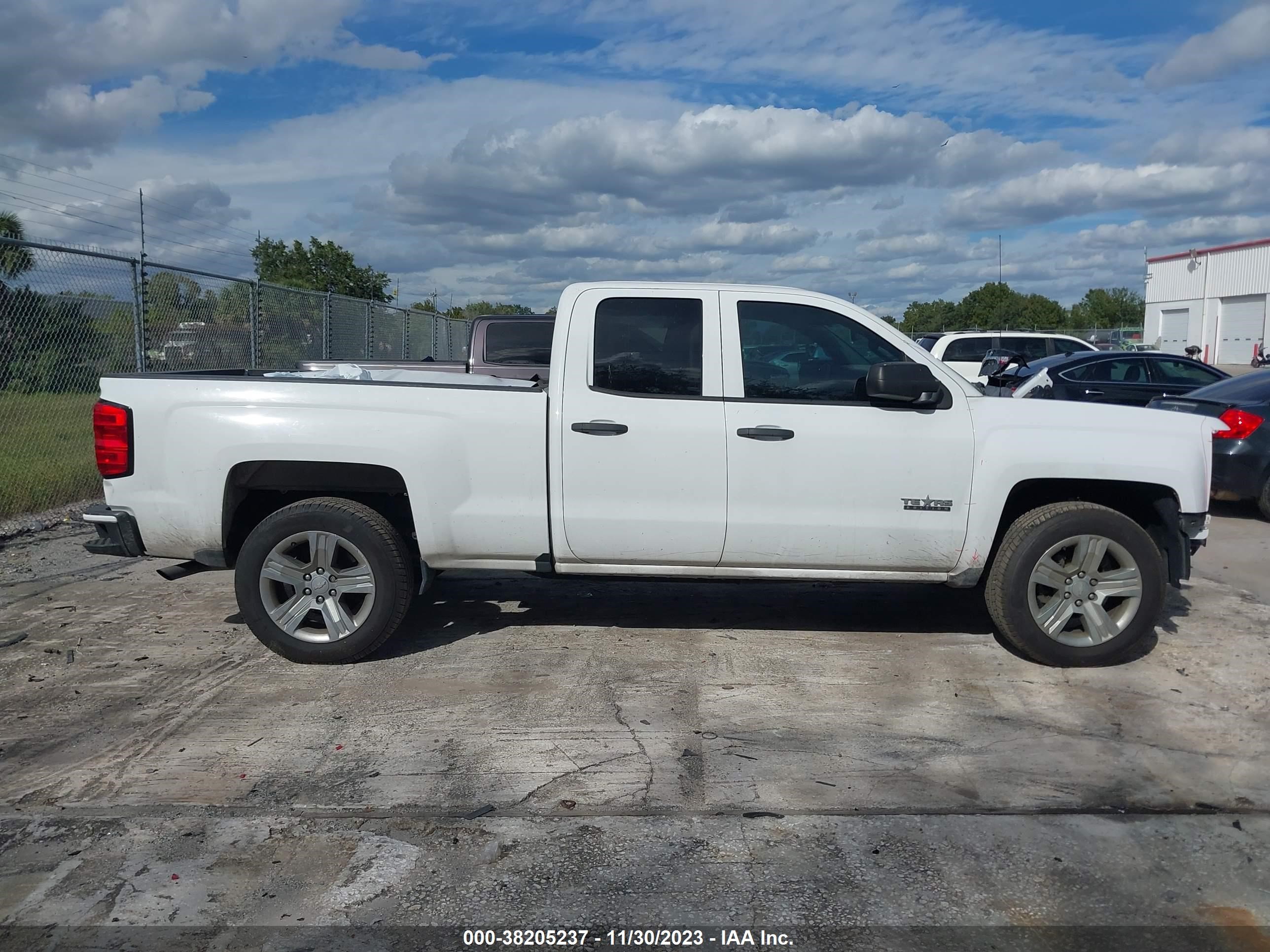 2018 Chevrolet Silverado 1500 Silverado Custom vin: 1GCRCPEH6JZ292708