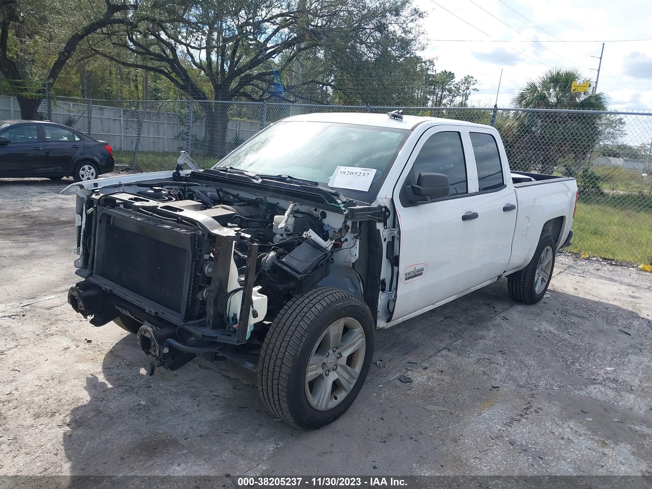 2018 Chevrolet Silverado 1500 Silverado Custom vin: 1GCRCPEH6JZ292708