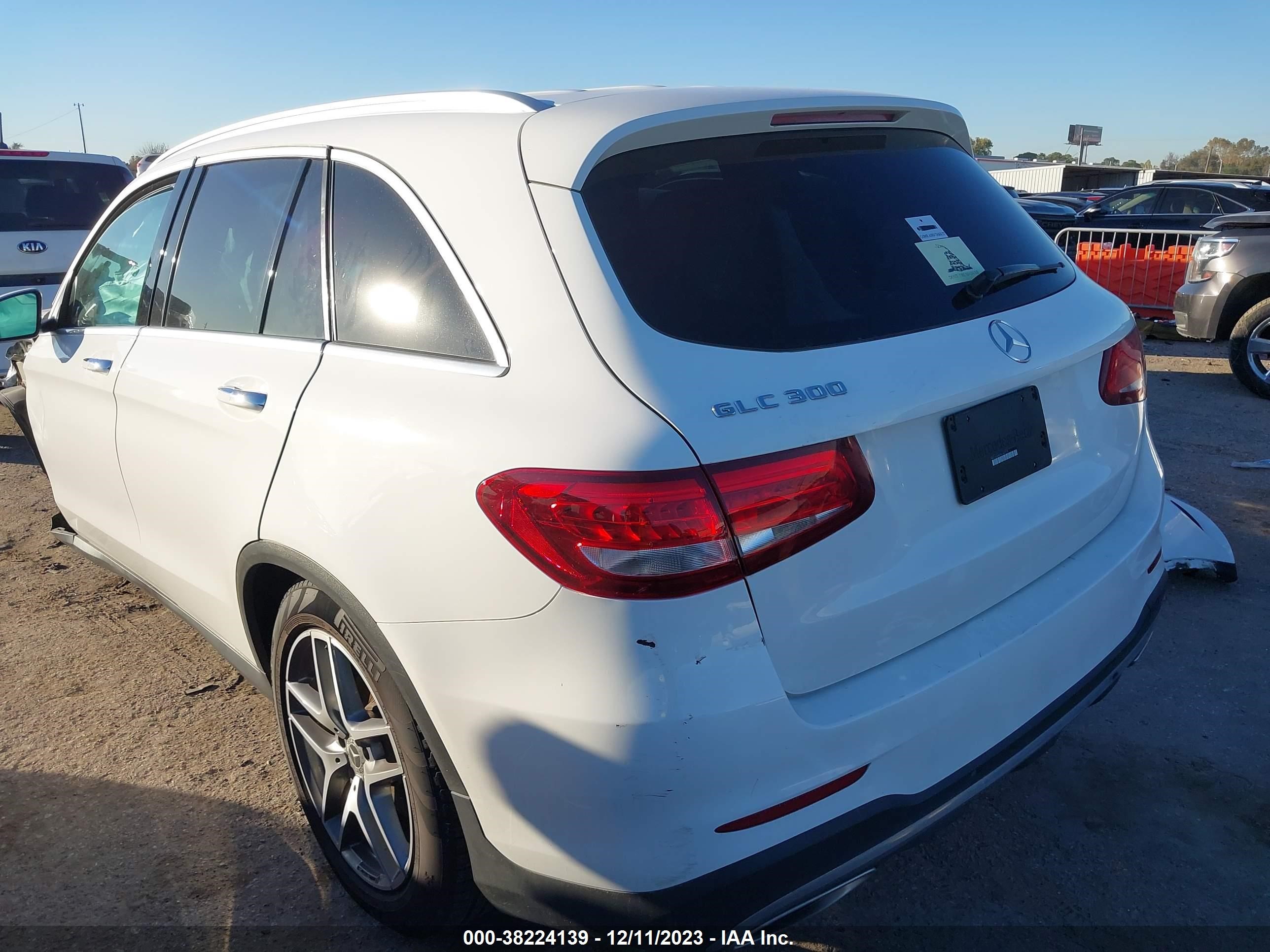 2019 Mercedes-Benz Glc 300 vin: WDC0G4JB7KV147273