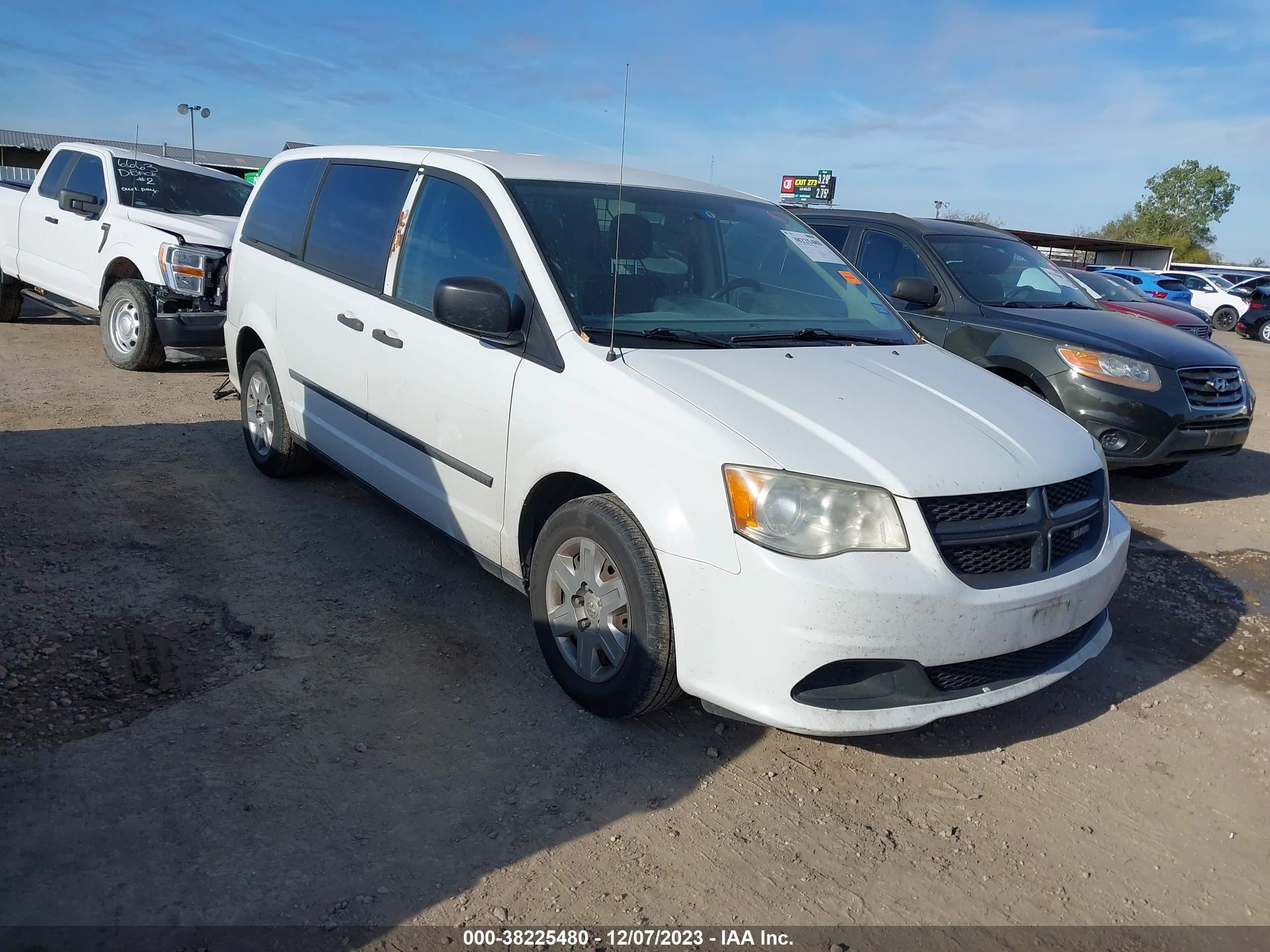 2014 Ram Cargo Tradesman vin: 2C4JRGAG5ER169913