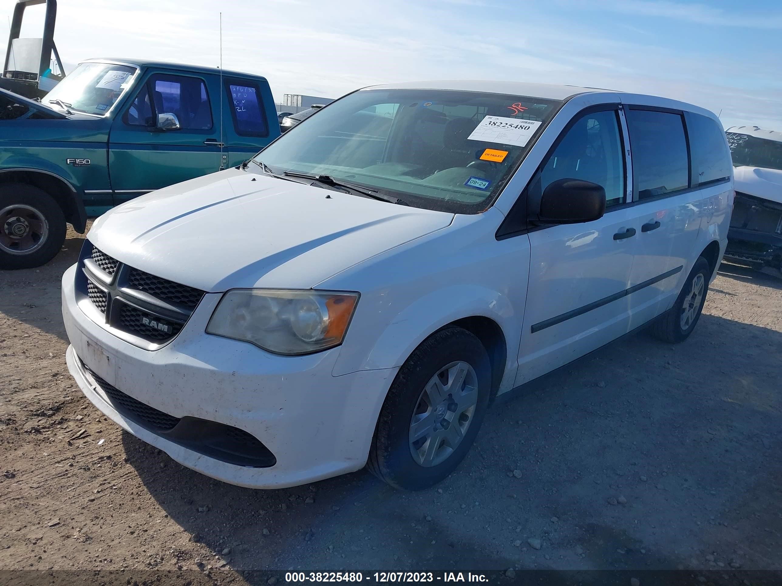 2014 Ram Cargo Tradesman vin: 2C4JRGAG5ER169913