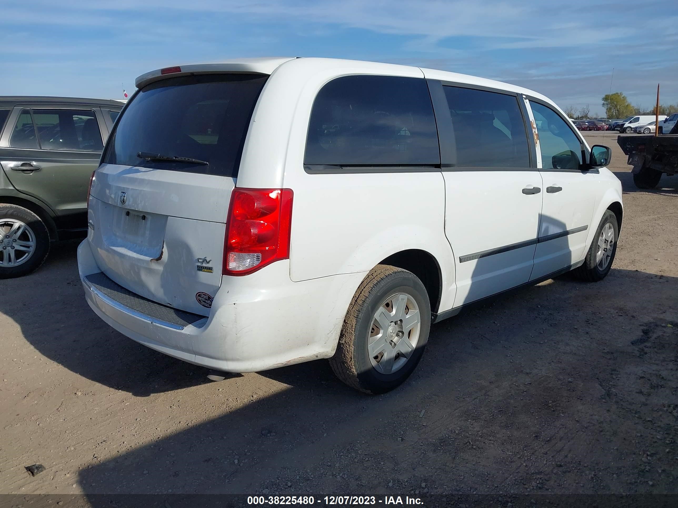 2014 Ram Cargo Tradesman vin: 2C4JRGAG5ER169913