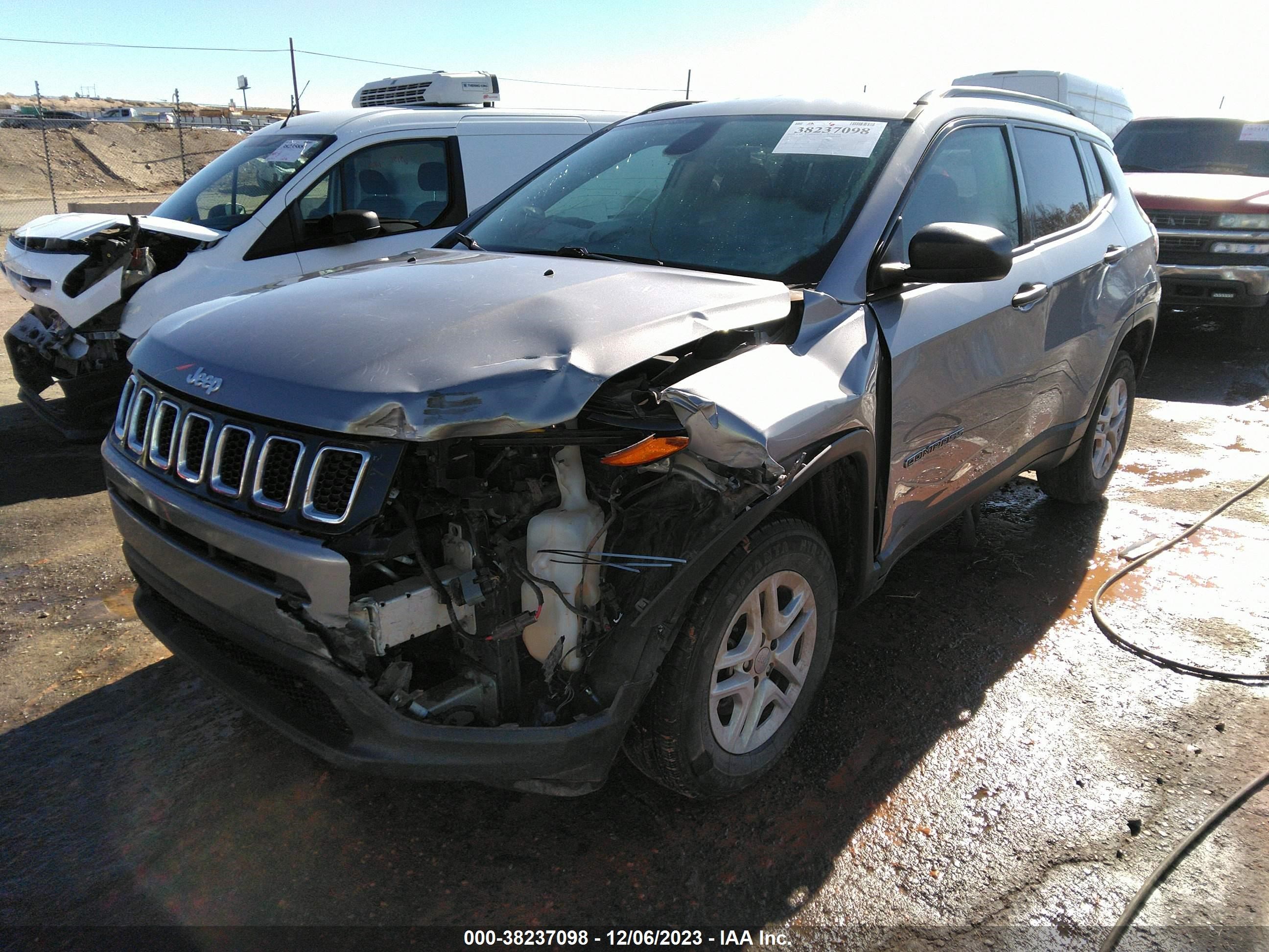 2018 Jeep Compass Sport 4X4 vin: 3C4NJDAB5JT112646