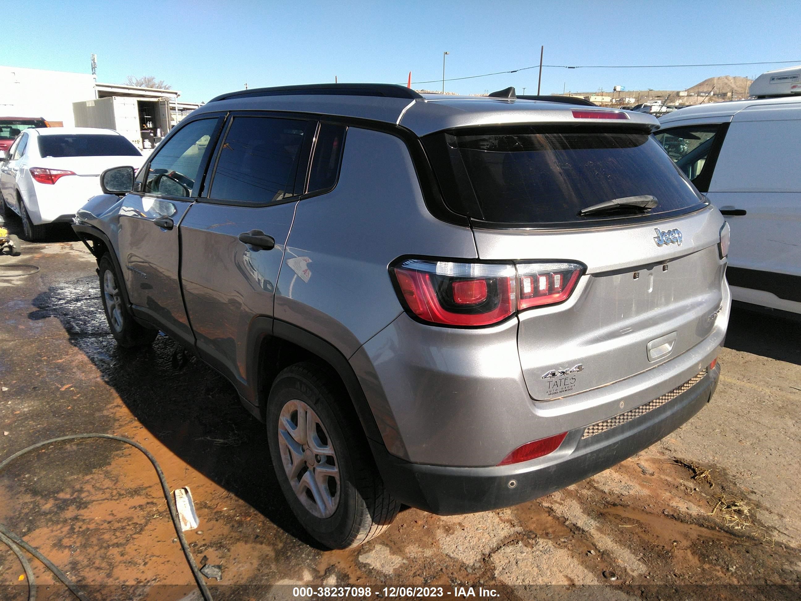 2018 Jeep Compass Sport 4X4 vin: 3C4NJDAB5JT112646