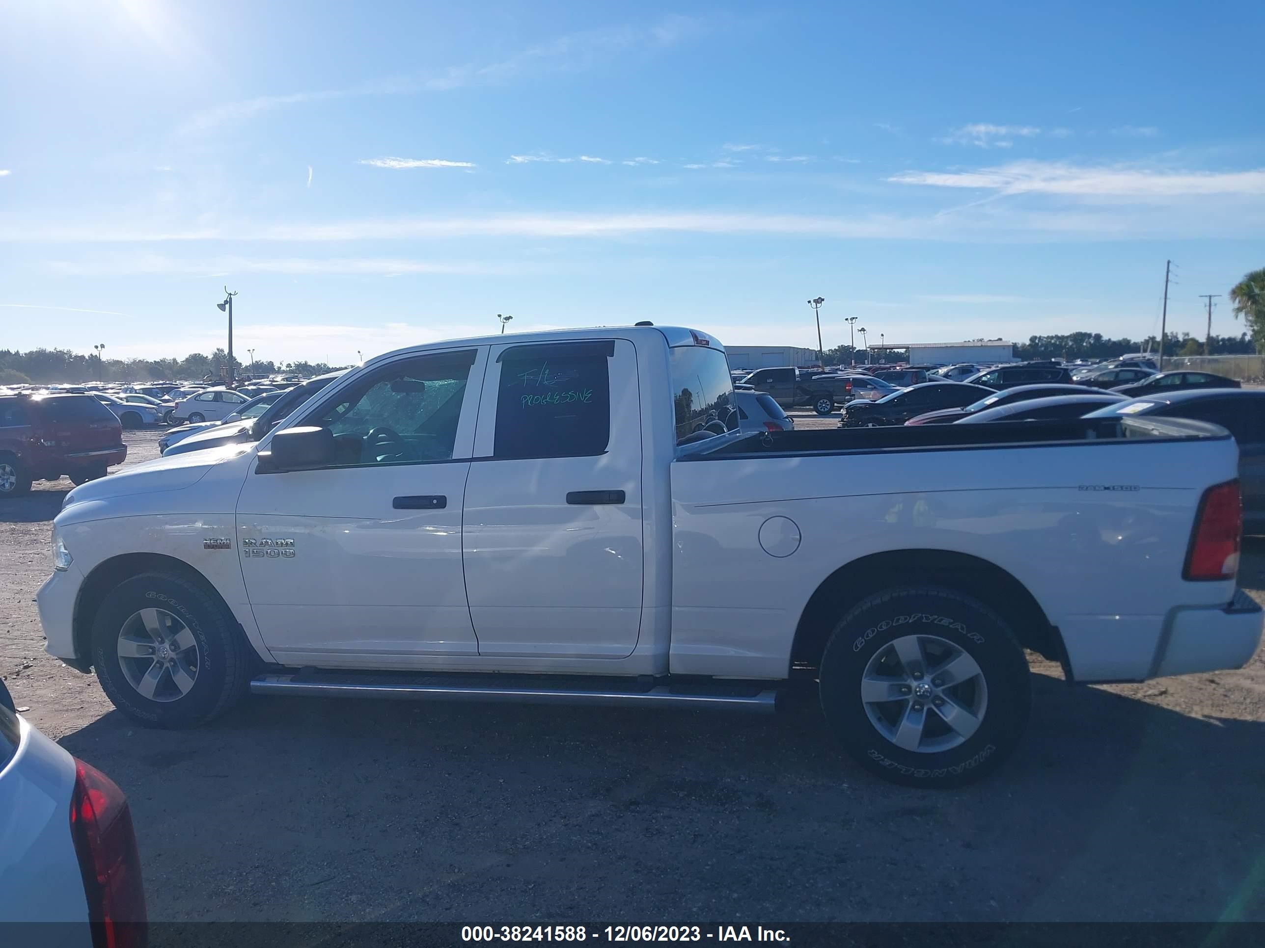 2017 Ram 1500 Express 4X2 6'4" Box vin: 1C6RR6FT7HS500679