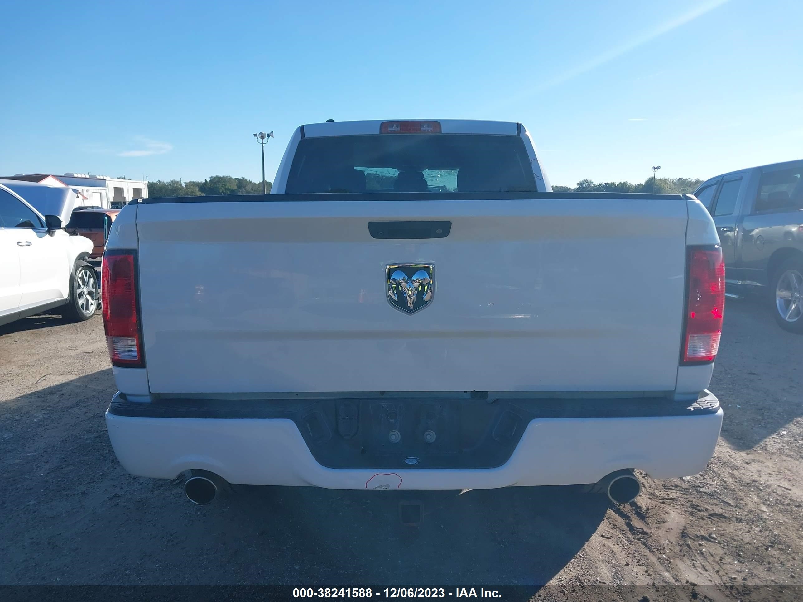 2017 Ram 1500 Express 4X2 6'4" Box vin: 1C6RR6FT7HS500679