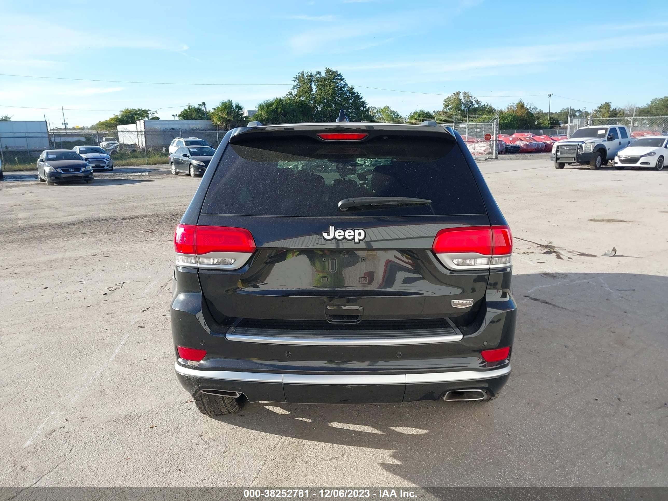 2016 Jeep Grand Cherokee Summit vin: 1C4RJEJG4GC454970