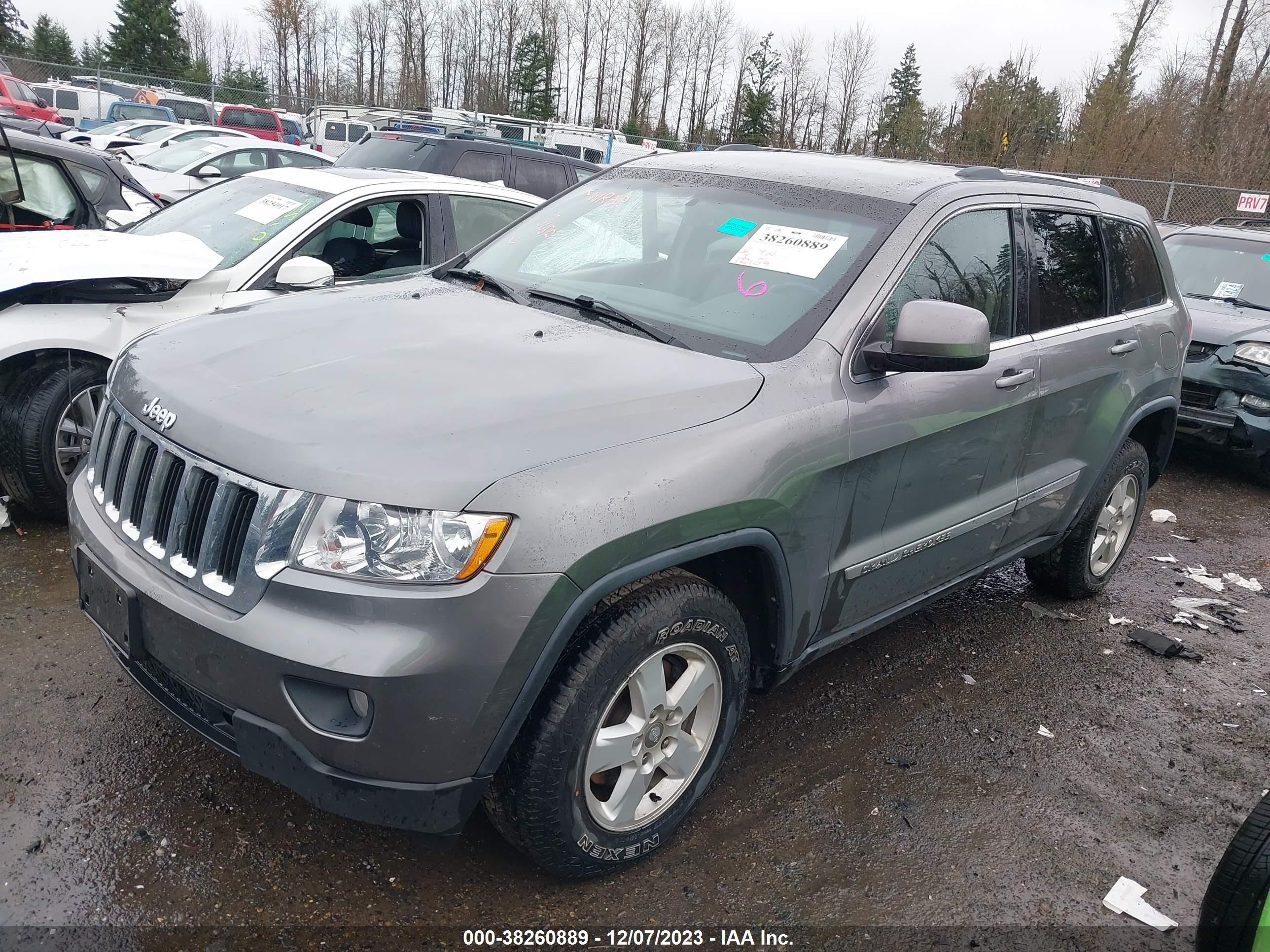 2013 Jeep Grand Cherokee Laredo vin: 1C4RJFAG6DC542131