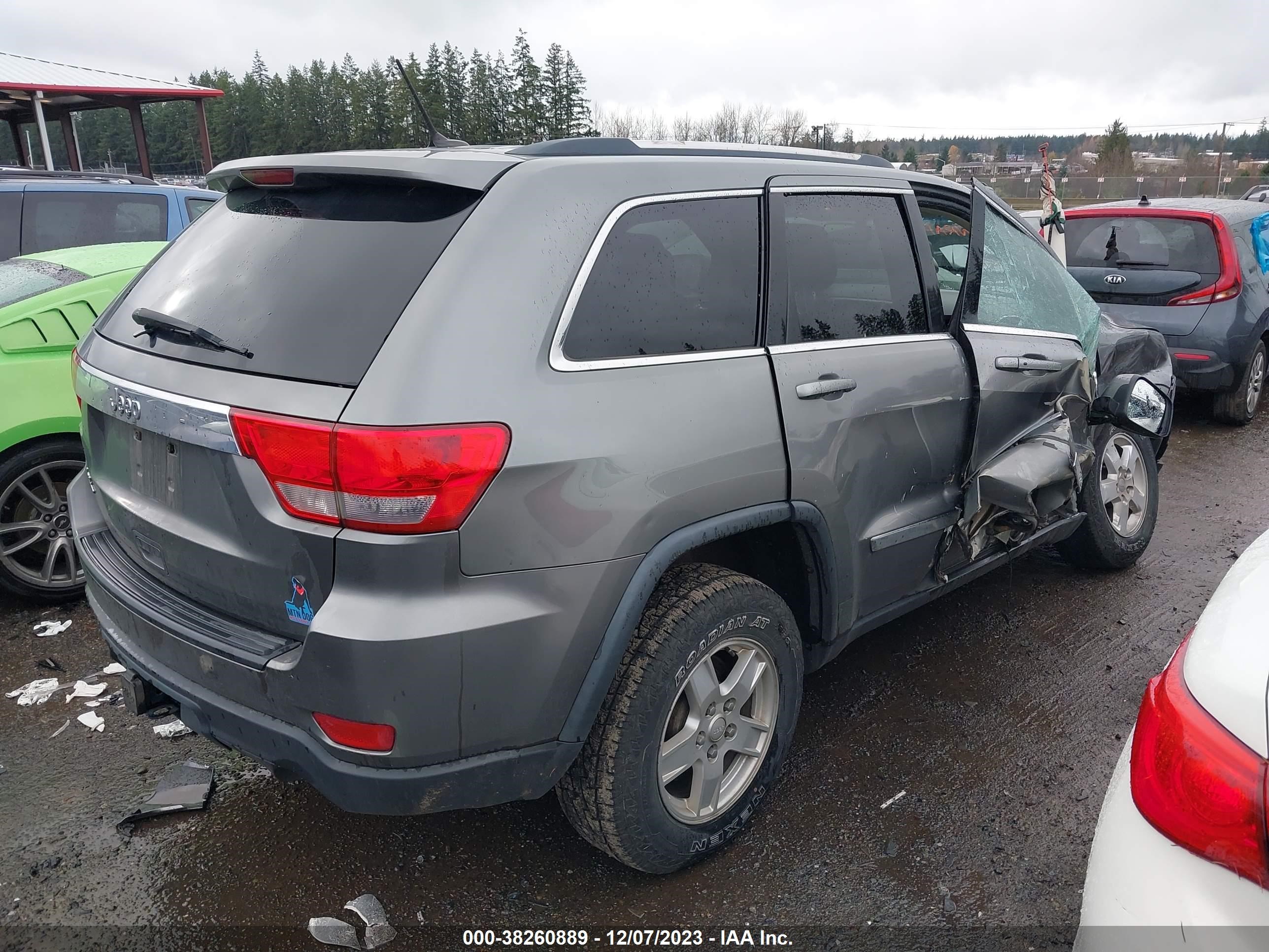 2013 Jeep Grand Cherokee Laredo vin: 1C4RJFAG6DC542131