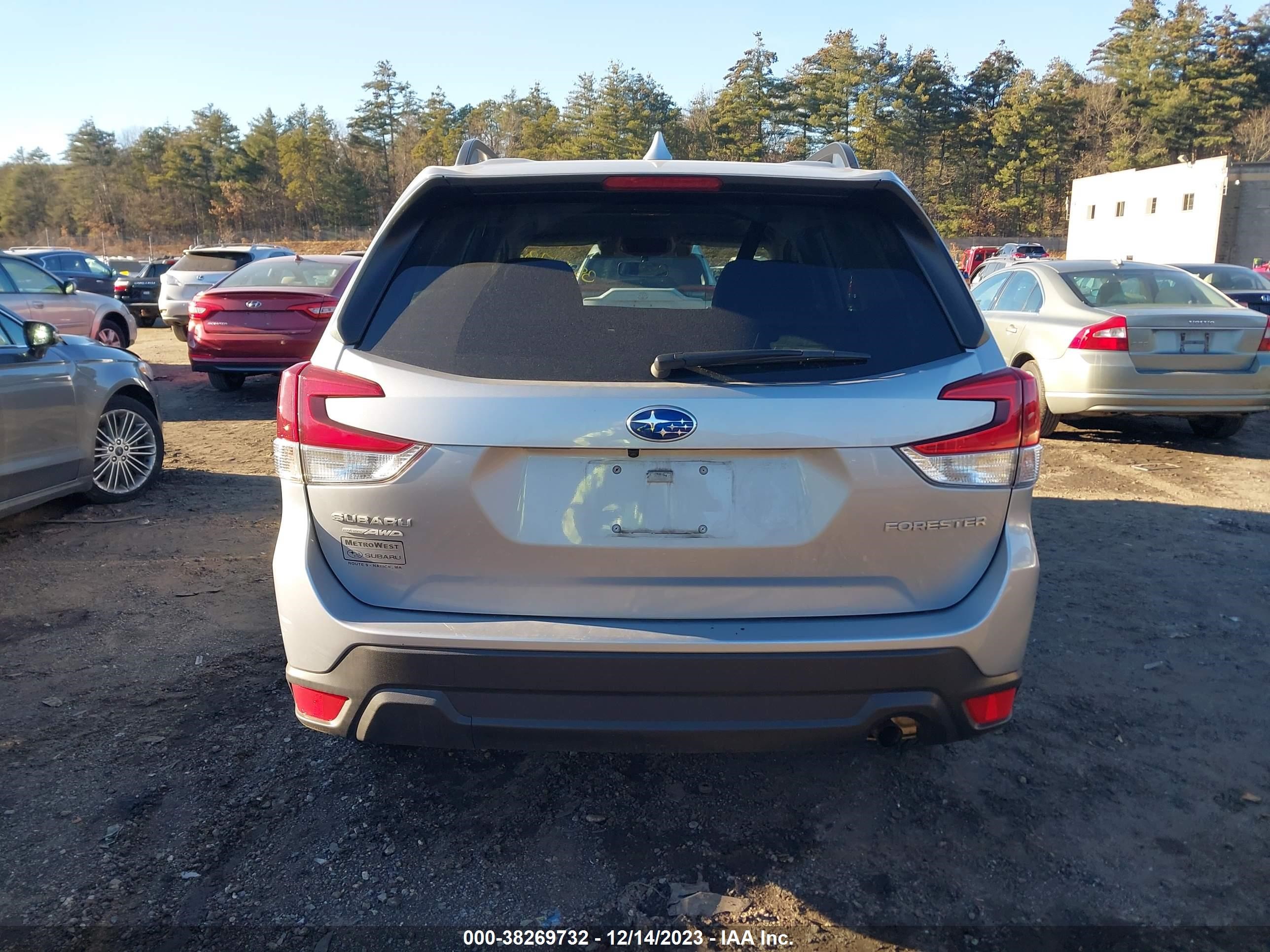 2020 Subaru Forester Premium vin: JF2SKAJCXLH460520